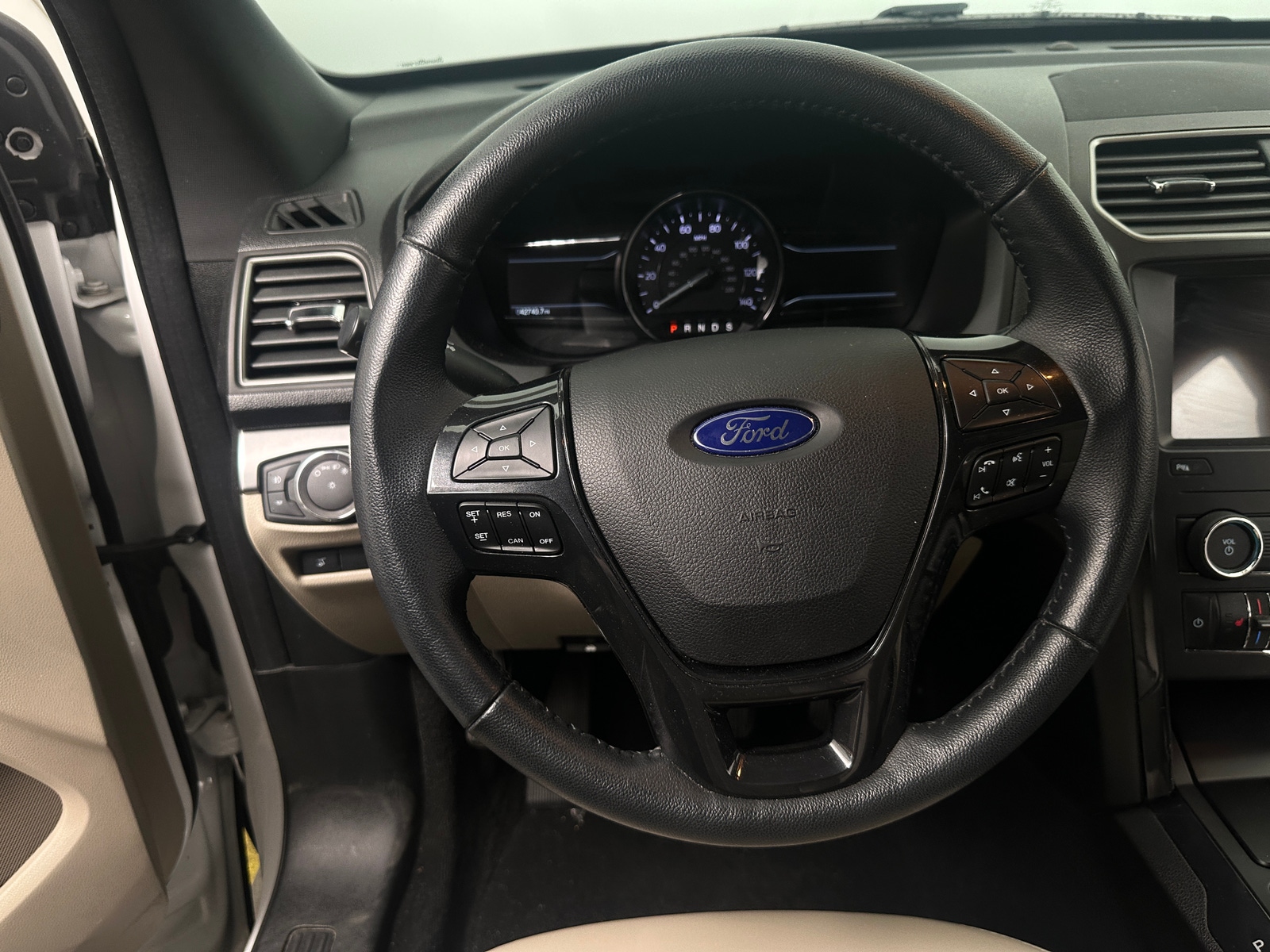 Thumbnail: 2019 Ford Explorer - 5