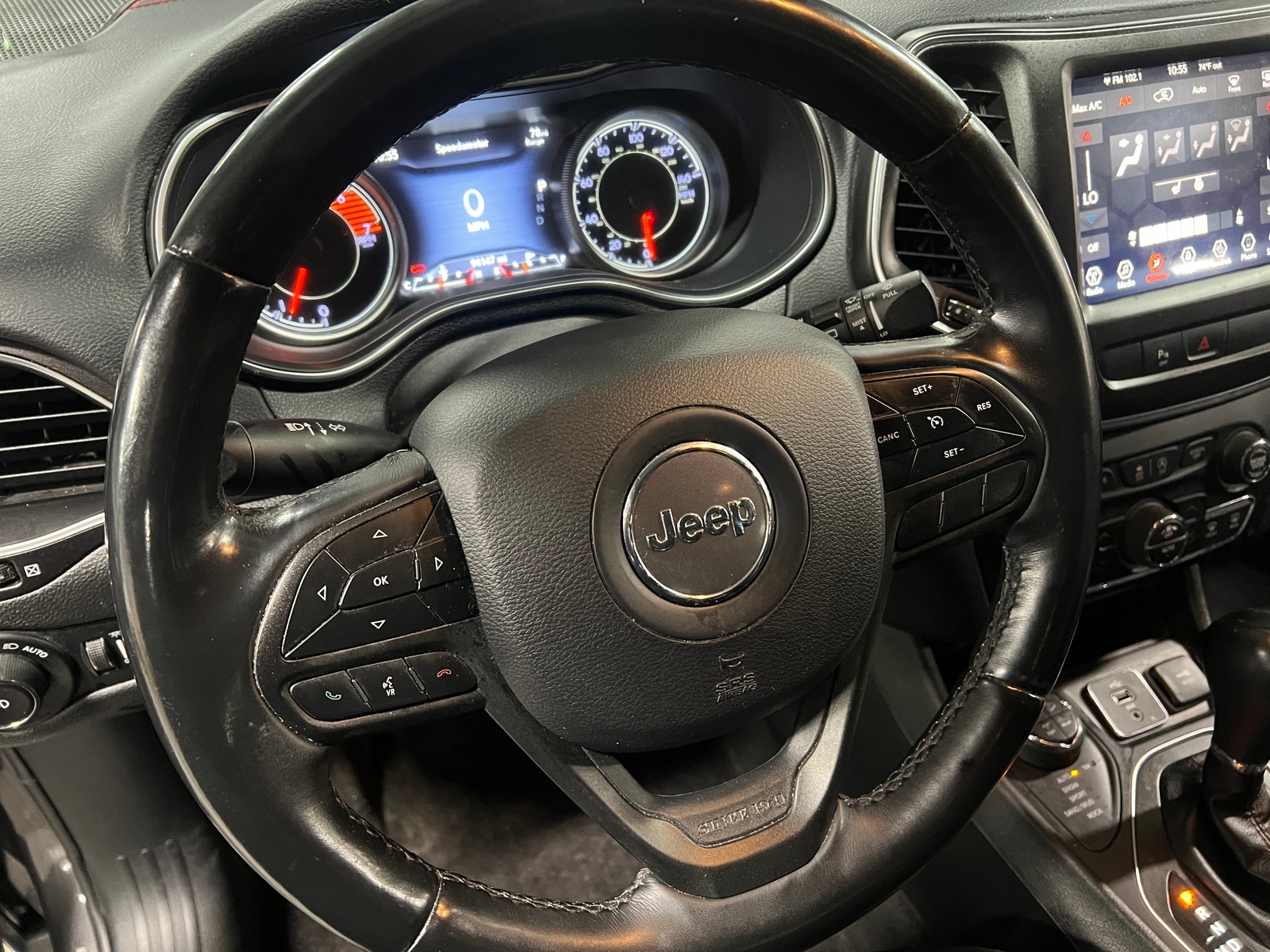 Thumbnail: 2019 Jeep Cherokee - 5