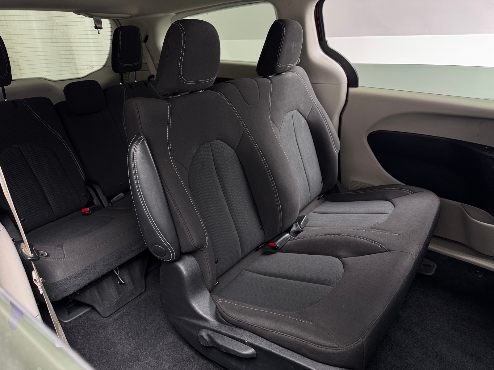 Thumbnail: 2021 Chrysler Voyager - 6