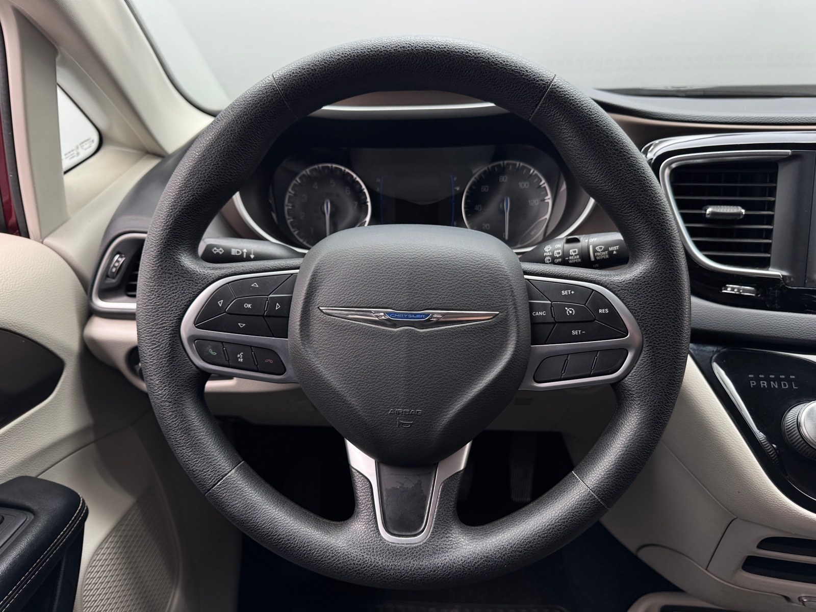 Thumbnail: 2021 Chrysler Voyager - 5