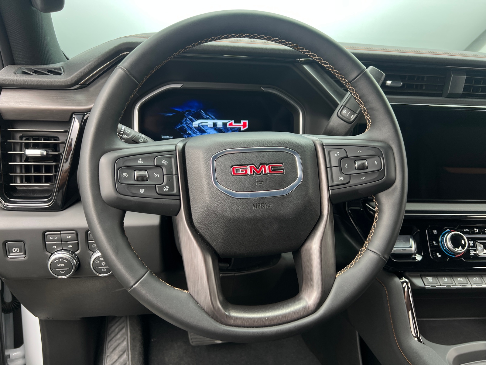 Thumbnail: 2026 GMC Sierra 2500 - 4