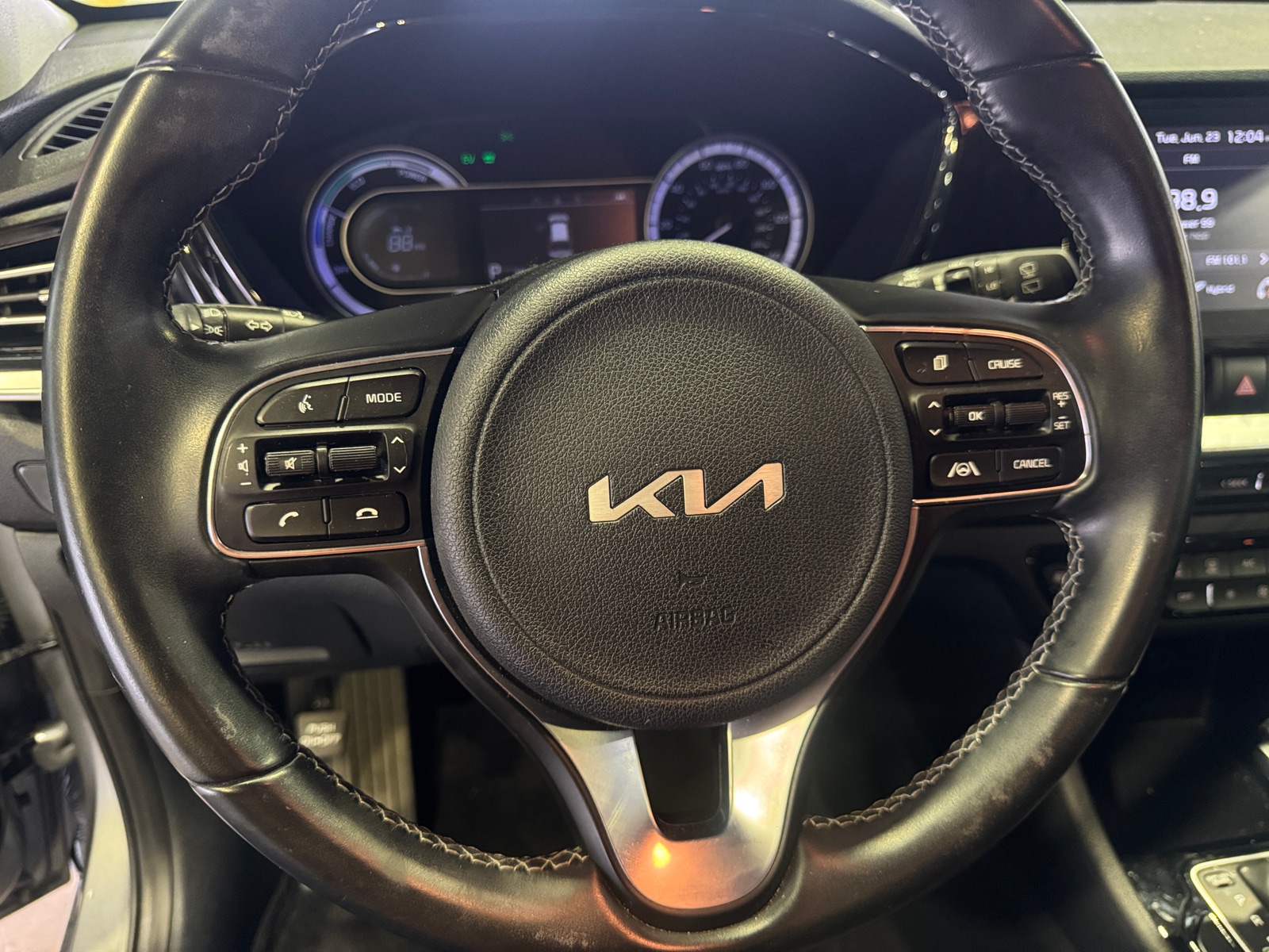 Thumbnail: 2022 Kia Niro - 5