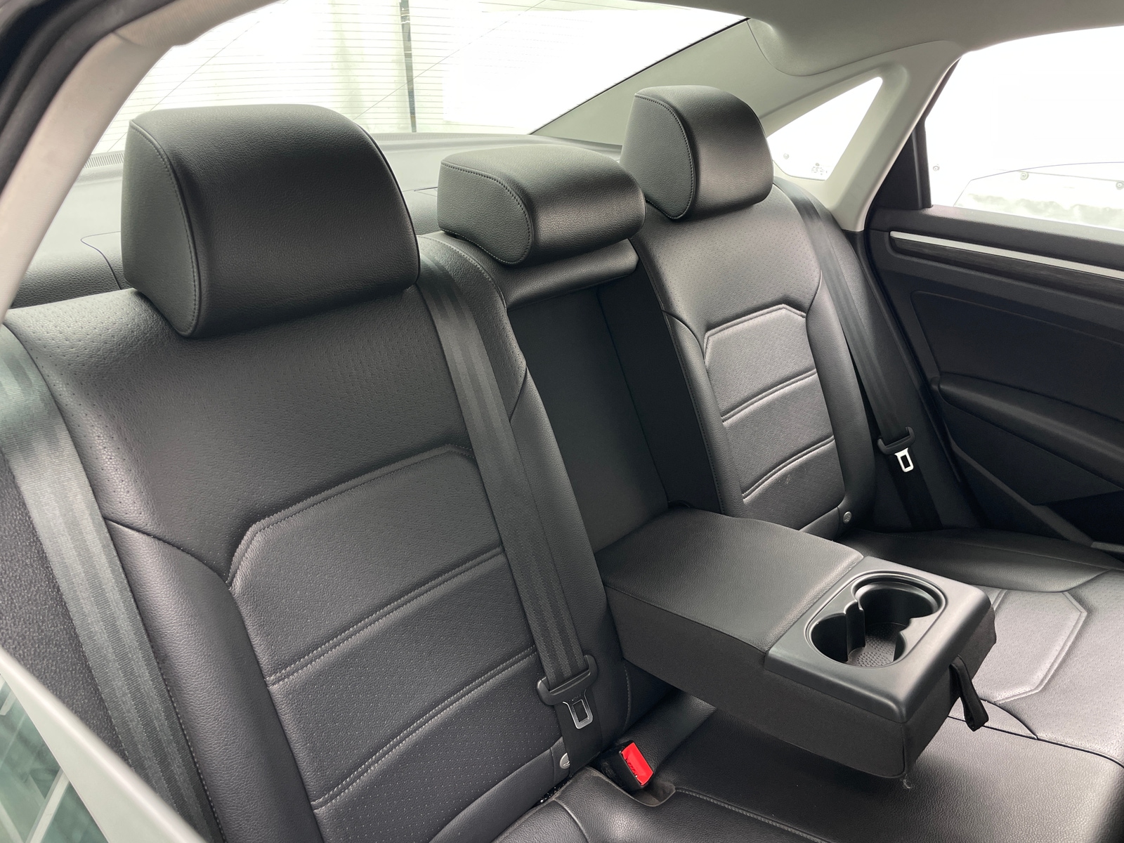Thumbnail: 2016 Volkswagen Passat - 5