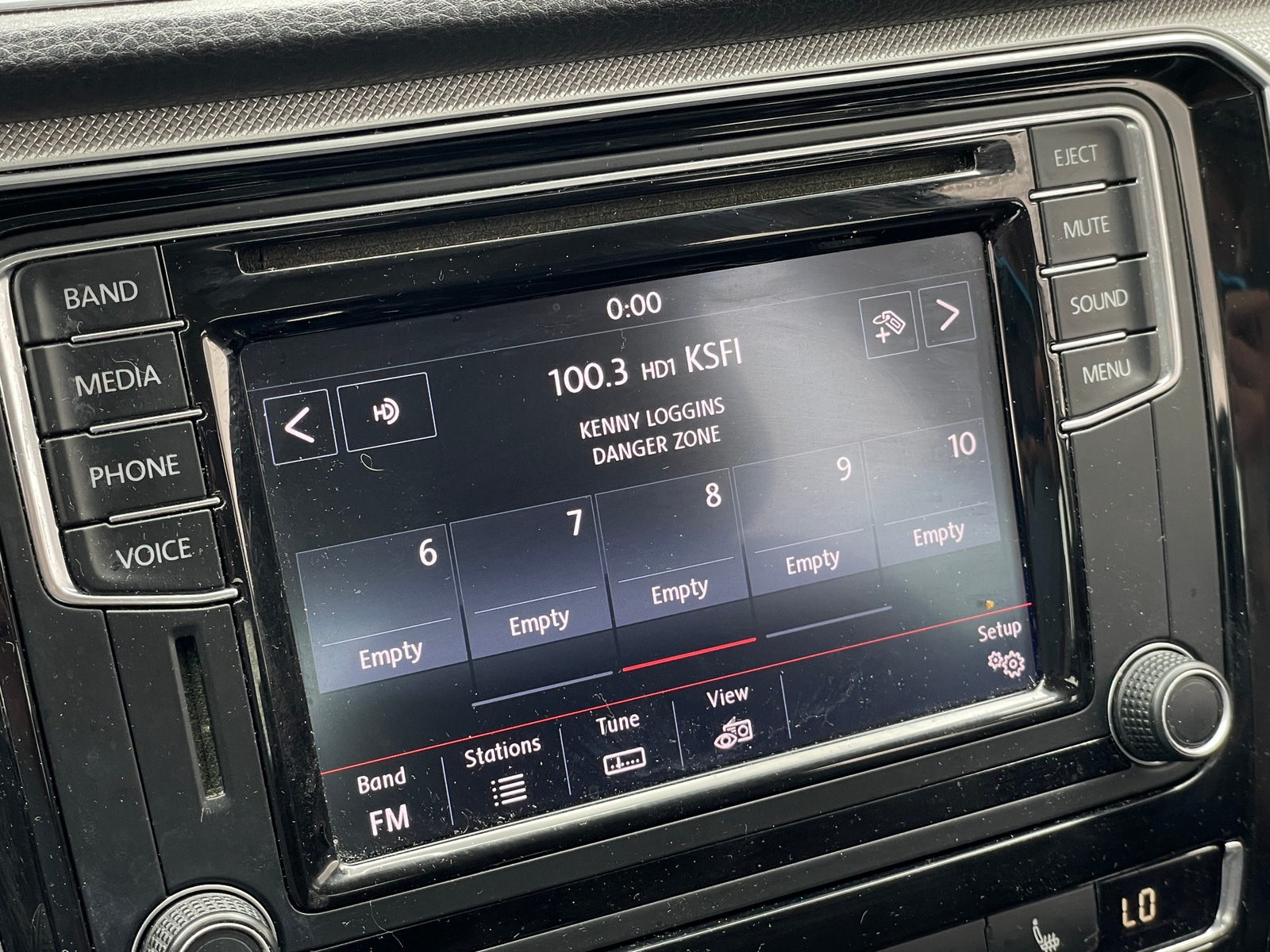 Thumbnail: 2016 Volkswagen Passat - 3