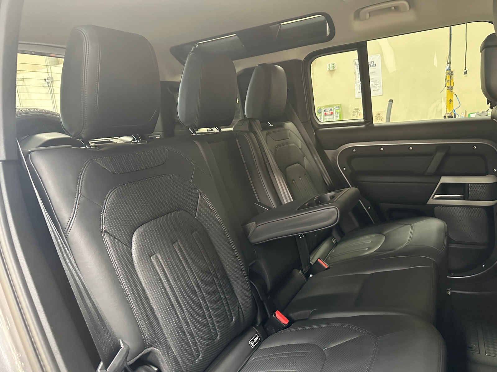 Thumbnail: 2020 Land Rover Defender - 5