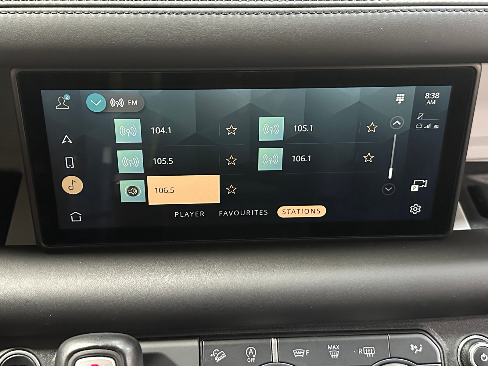 Thumbnail: 2020 Land Rover Defender - 3