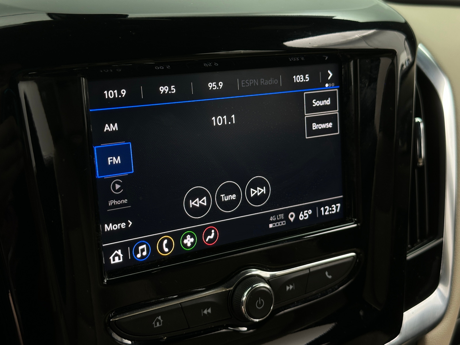 Thumbnail: 2023 Chevrolet Traverse - 4