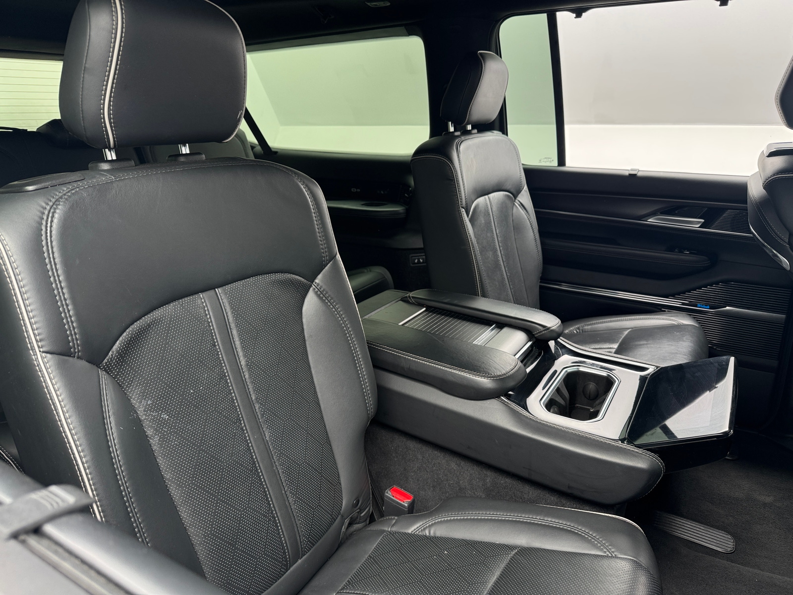 Thumbnail: 2024 Jeep Grand Wagoneer L - 5