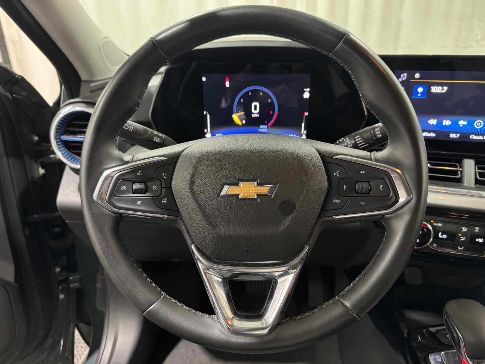 Thumbnail: 2025 Chevrolet Trax - 5