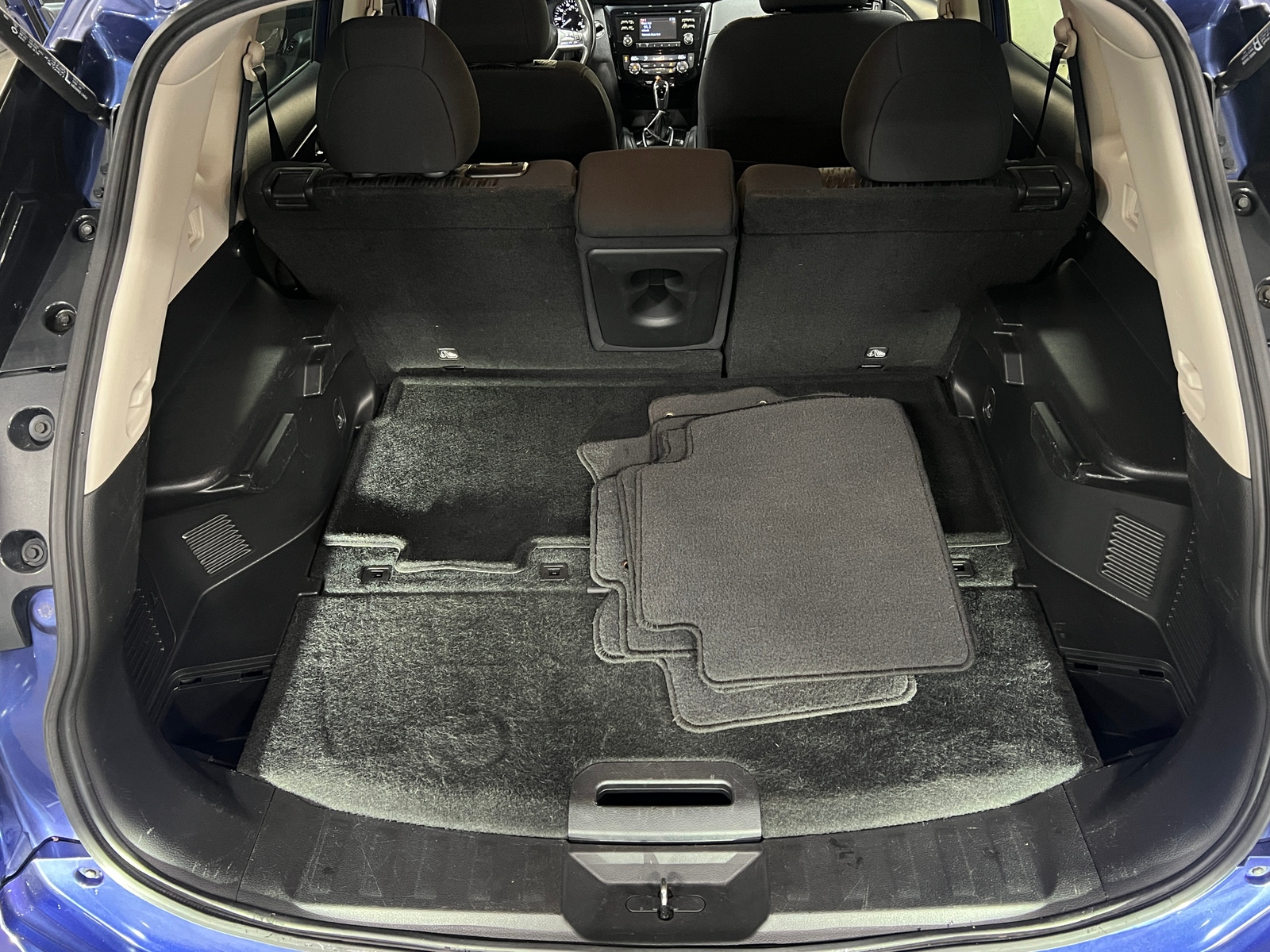 Thumbnail: 2017 Nissan Rogue - 7