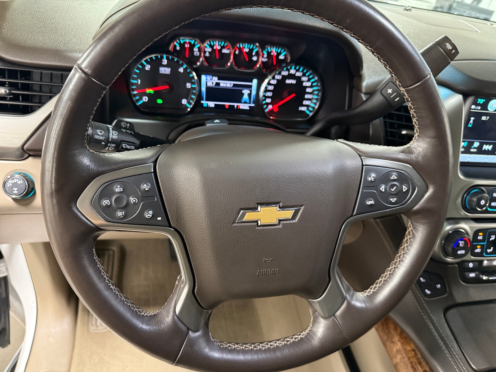 Thumbnail: 2019 Chevrolet Tahoe - 4