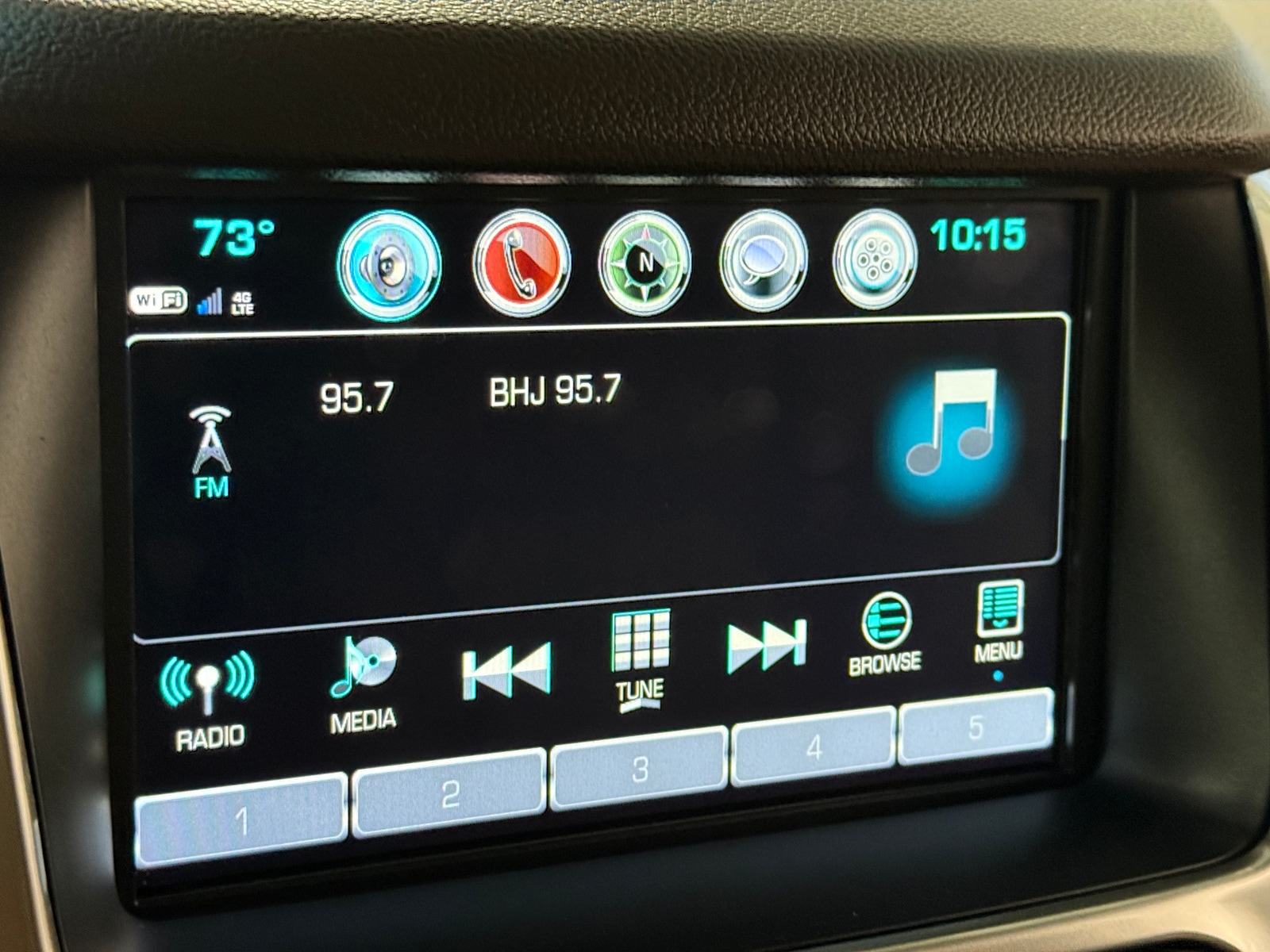 Thumbnail: 2019 Chevrolet Tahoe - 3