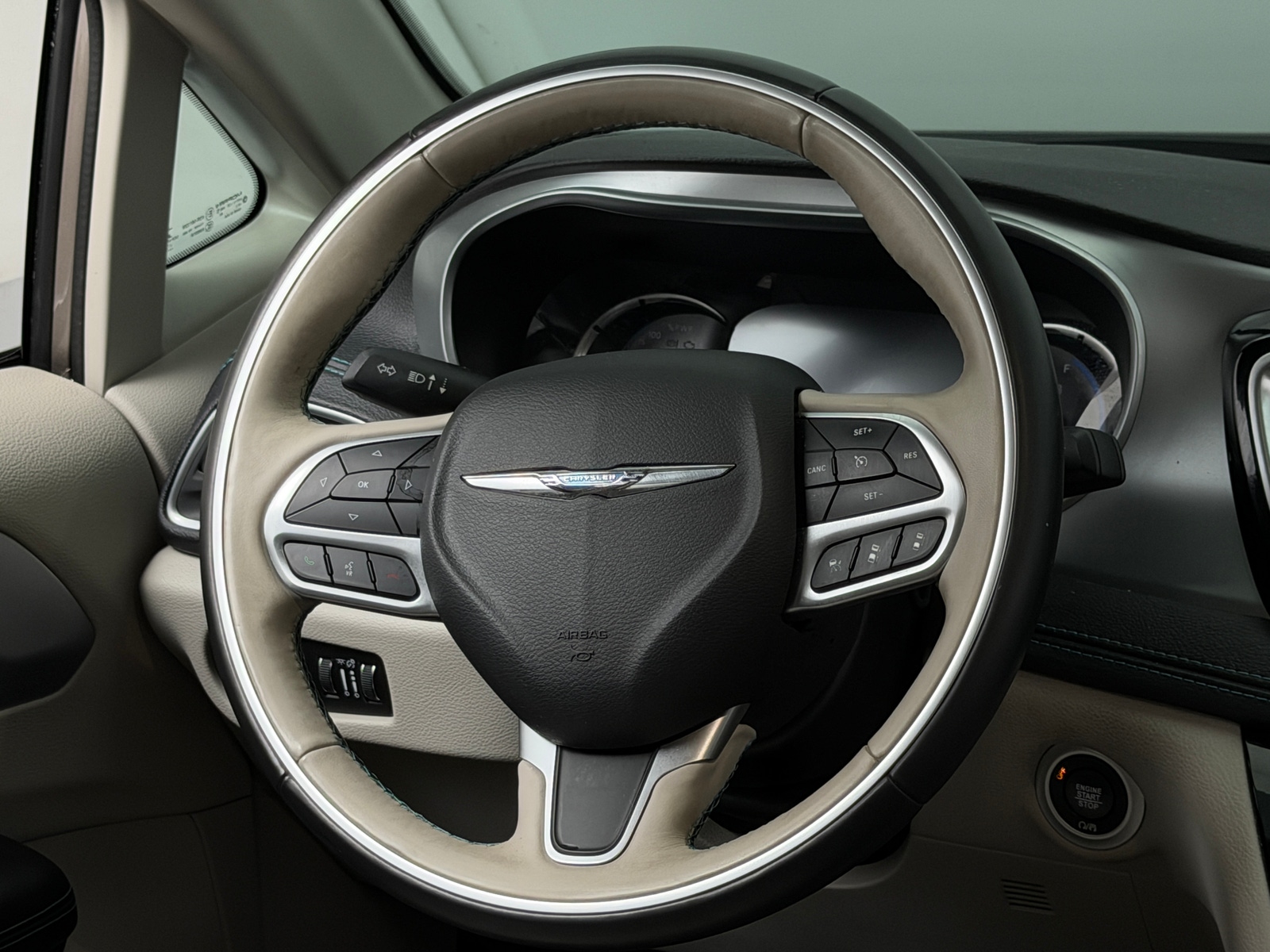 Thumbnail: 2018 Chrysler Pacifica - 5