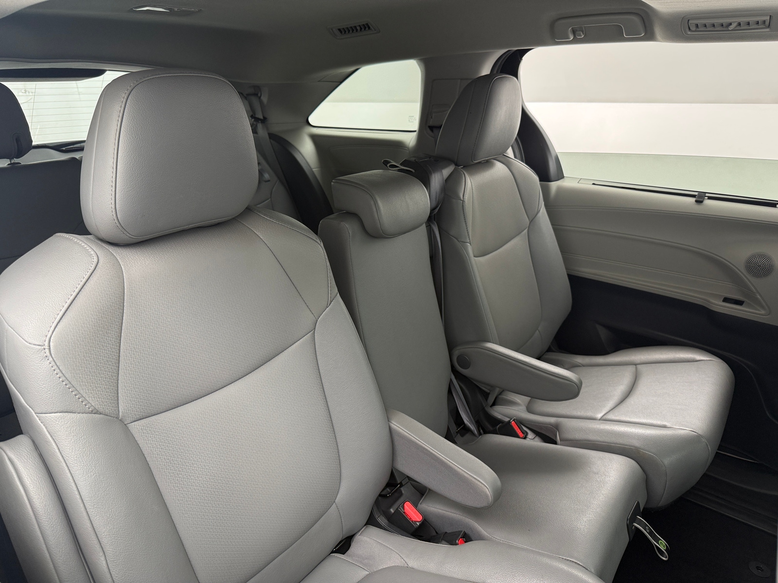 Thumbnail: 2023 Toyota Sienna - 5