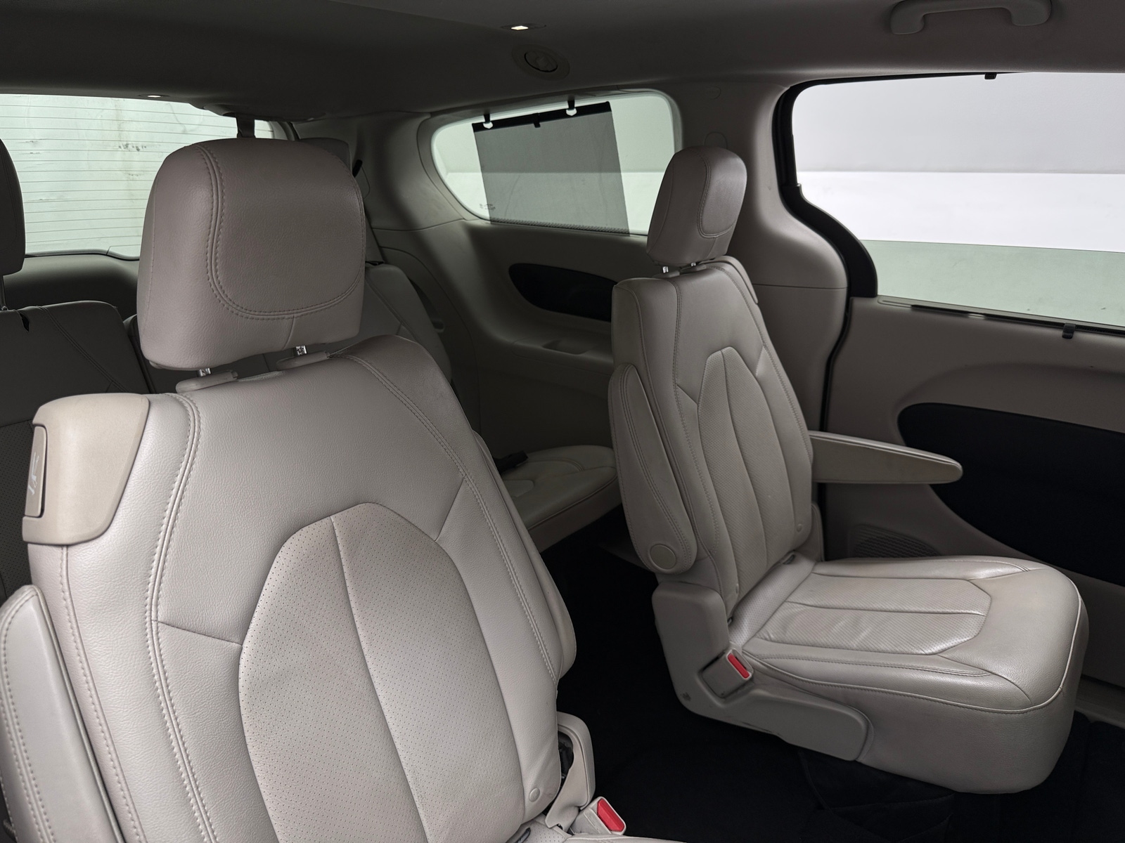 Thumbnail: 2017 Chrysler Pacifica - 5
