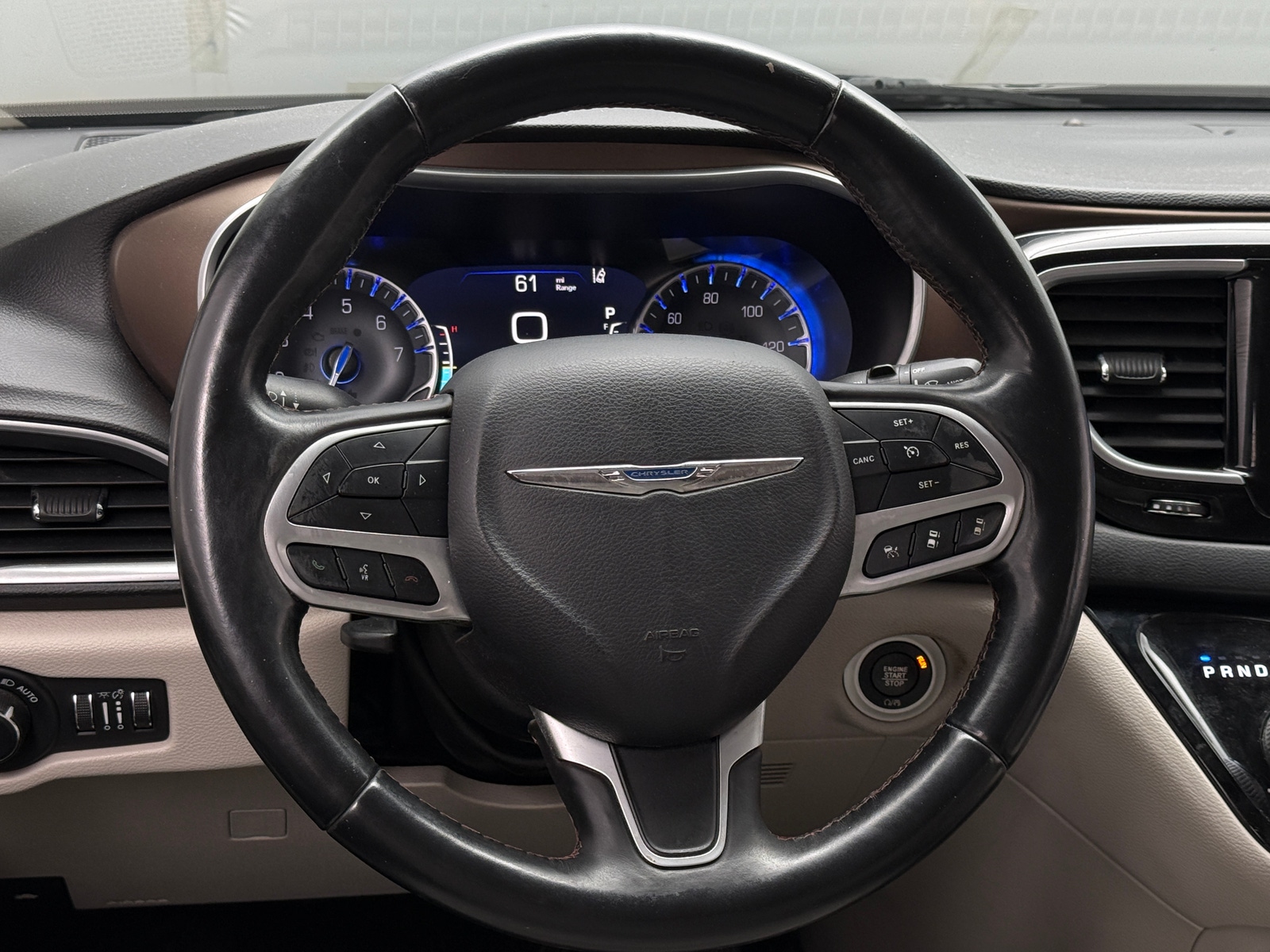 Thumbnail: 2017 Chrysler Pacifica - 4