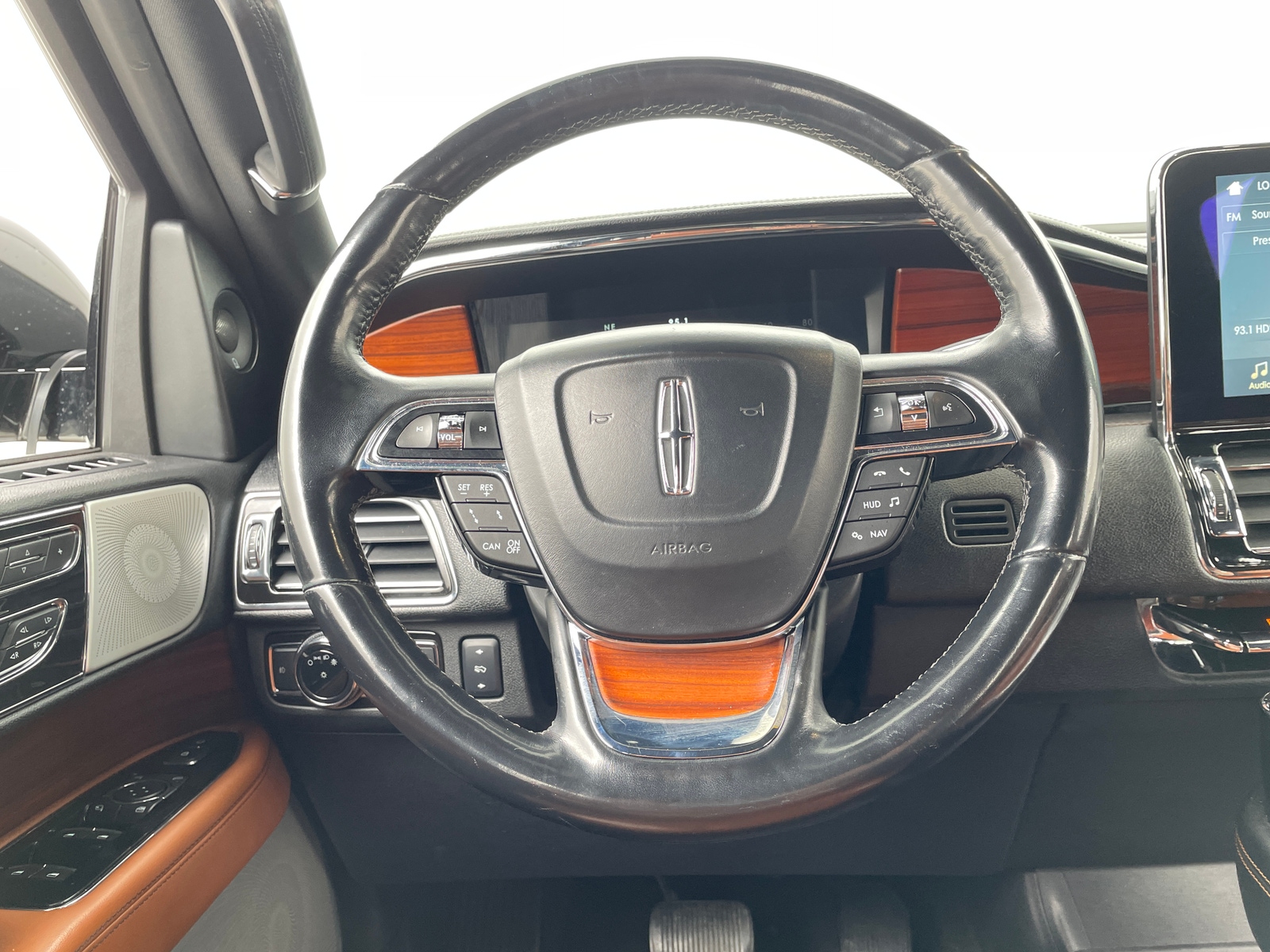 Thumbnail: 2018 Lincoln Navigator L - 4