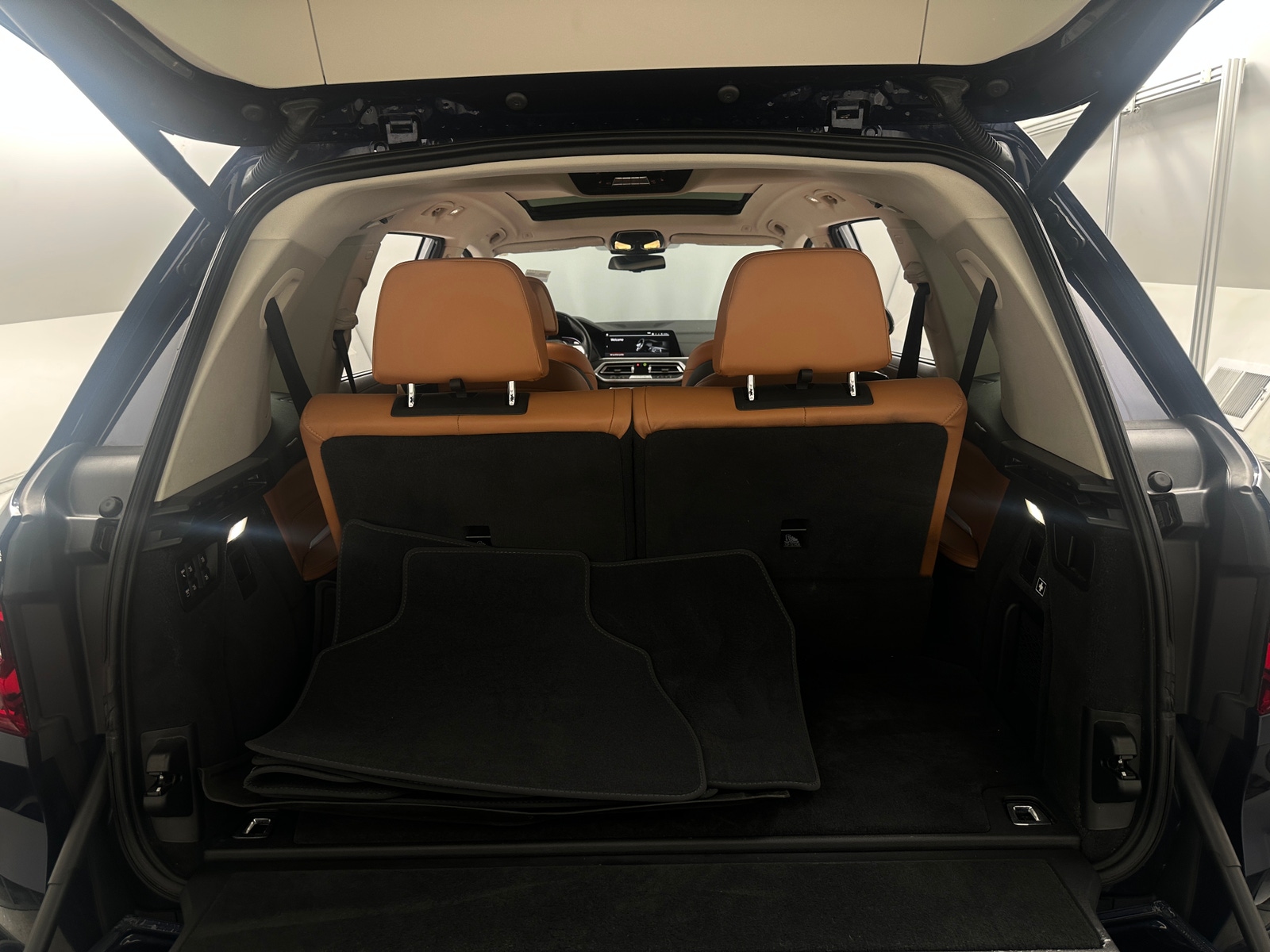 Thumbnail: 2022 BMW X7 - 6
