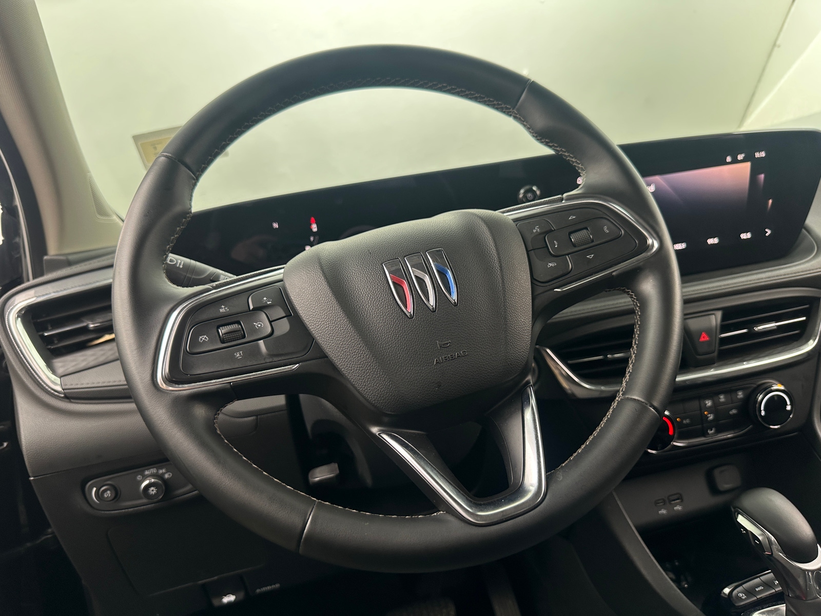 Thumbnail: 2025 Buick Encore GX - 4