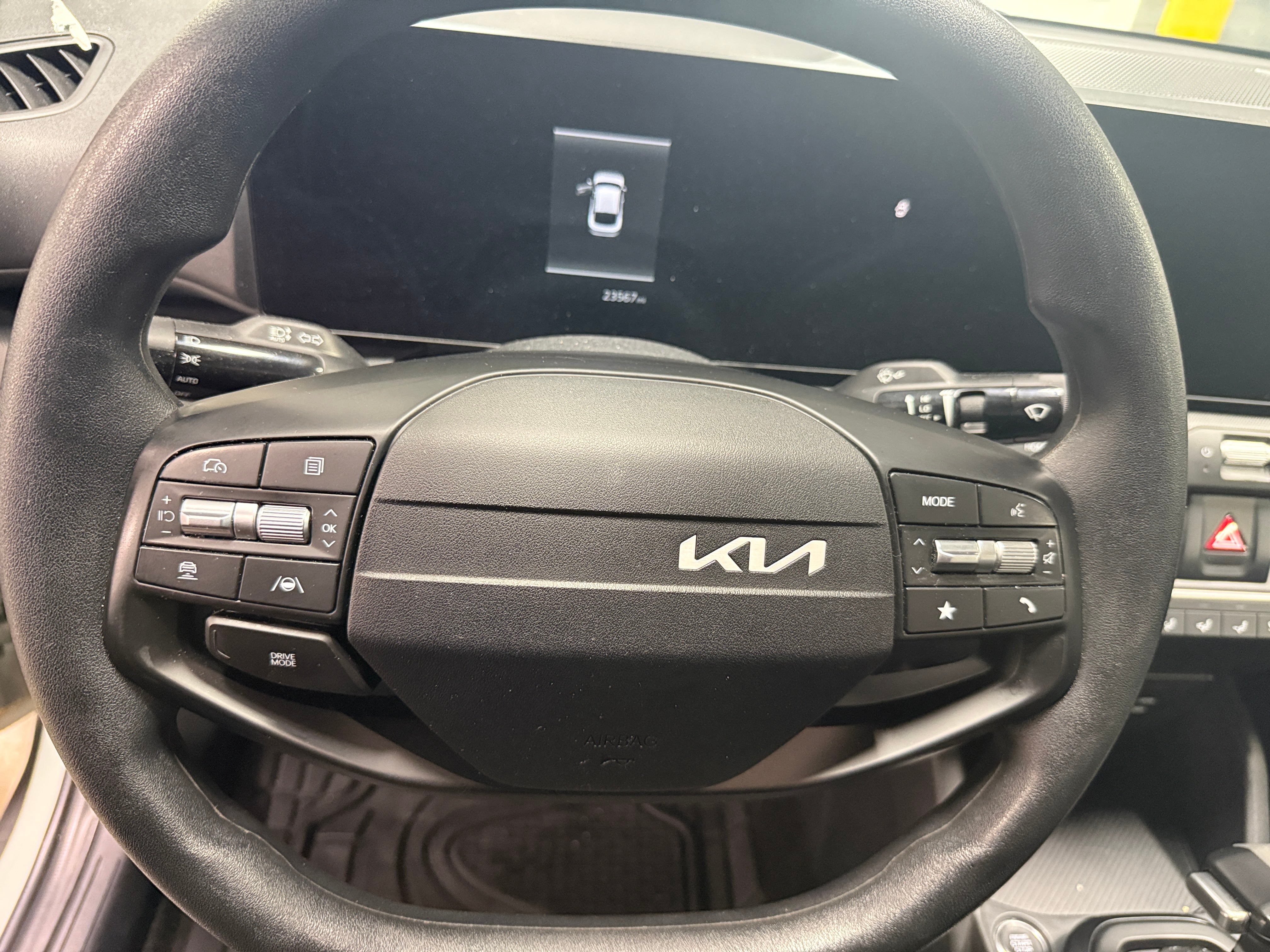 2025 Kia K4 LXS - Photo 4