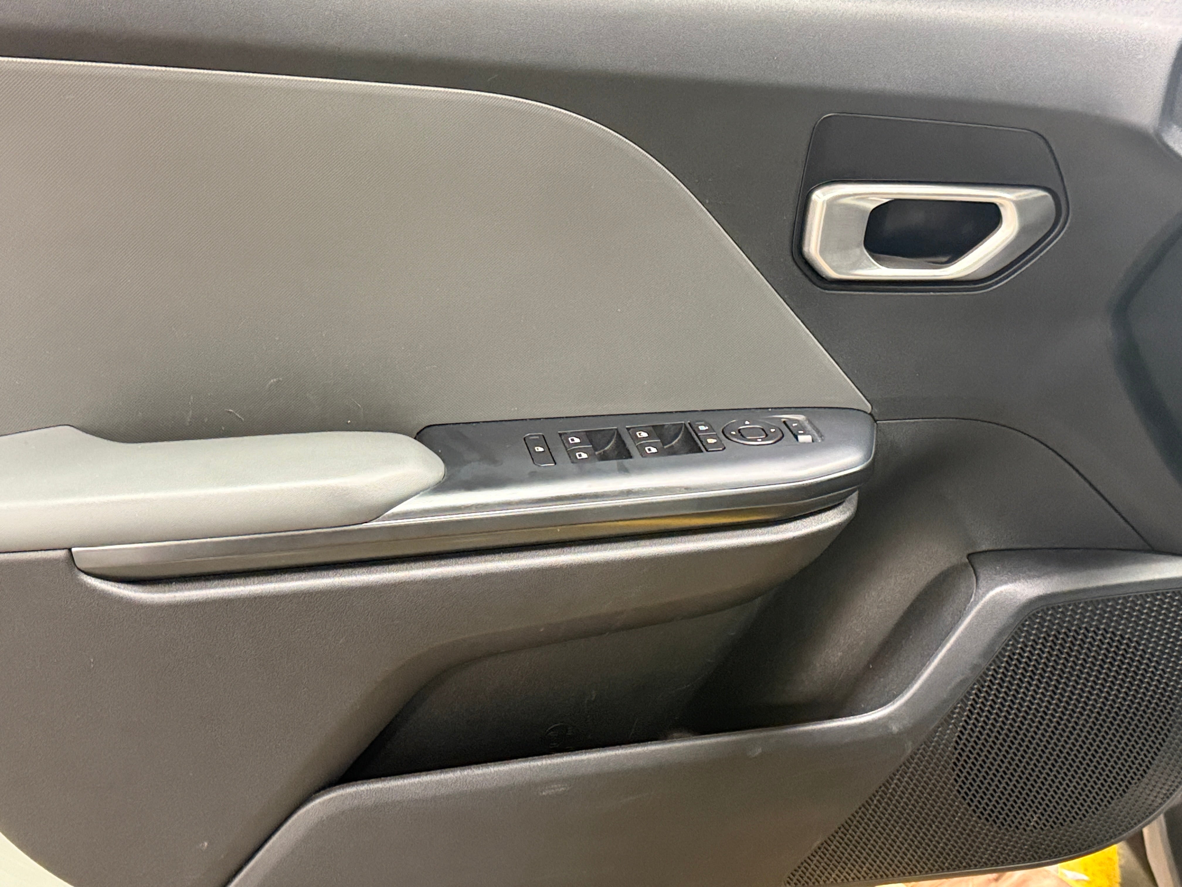 2025 Kia K4 LXS - Photo 8