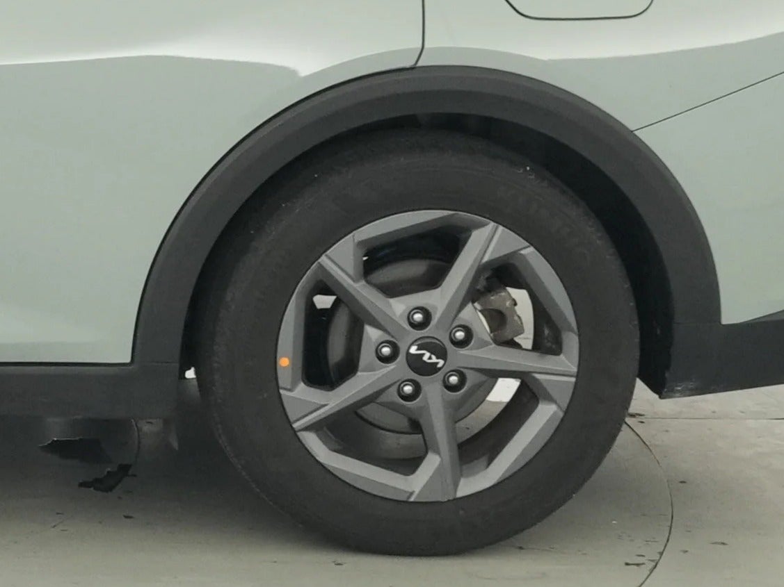 2025 Kia K4 LXS - Photo 13