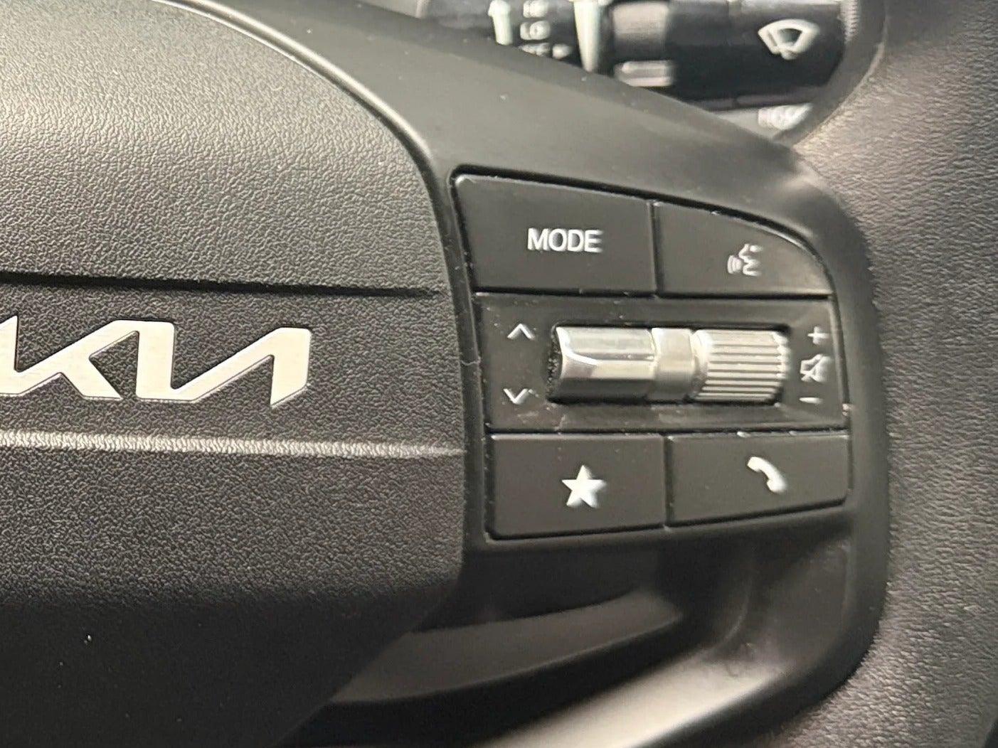 2025 Kia K4 LXS - Photo 15