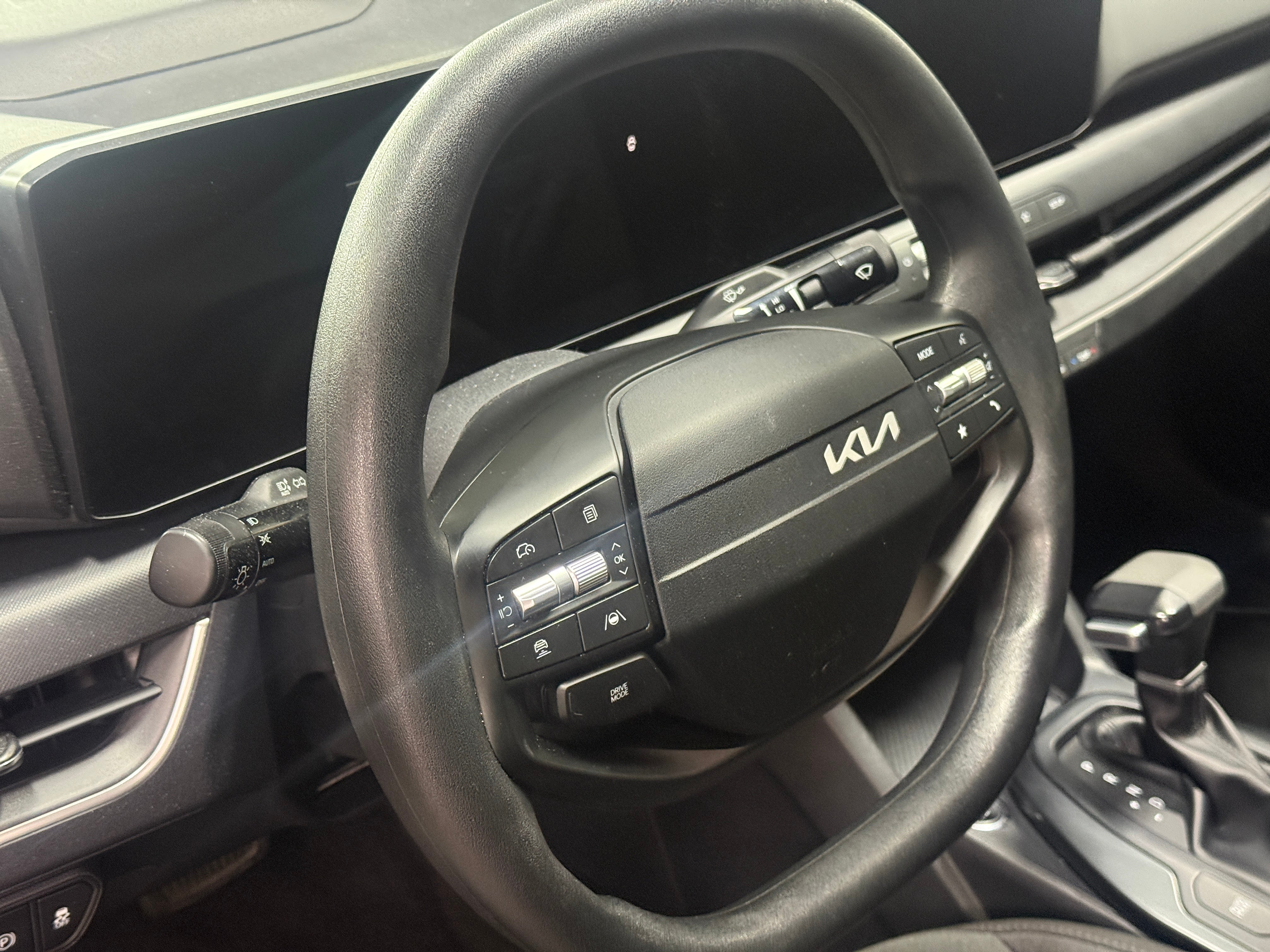 2025 Kia K4 LXS - Photo 19