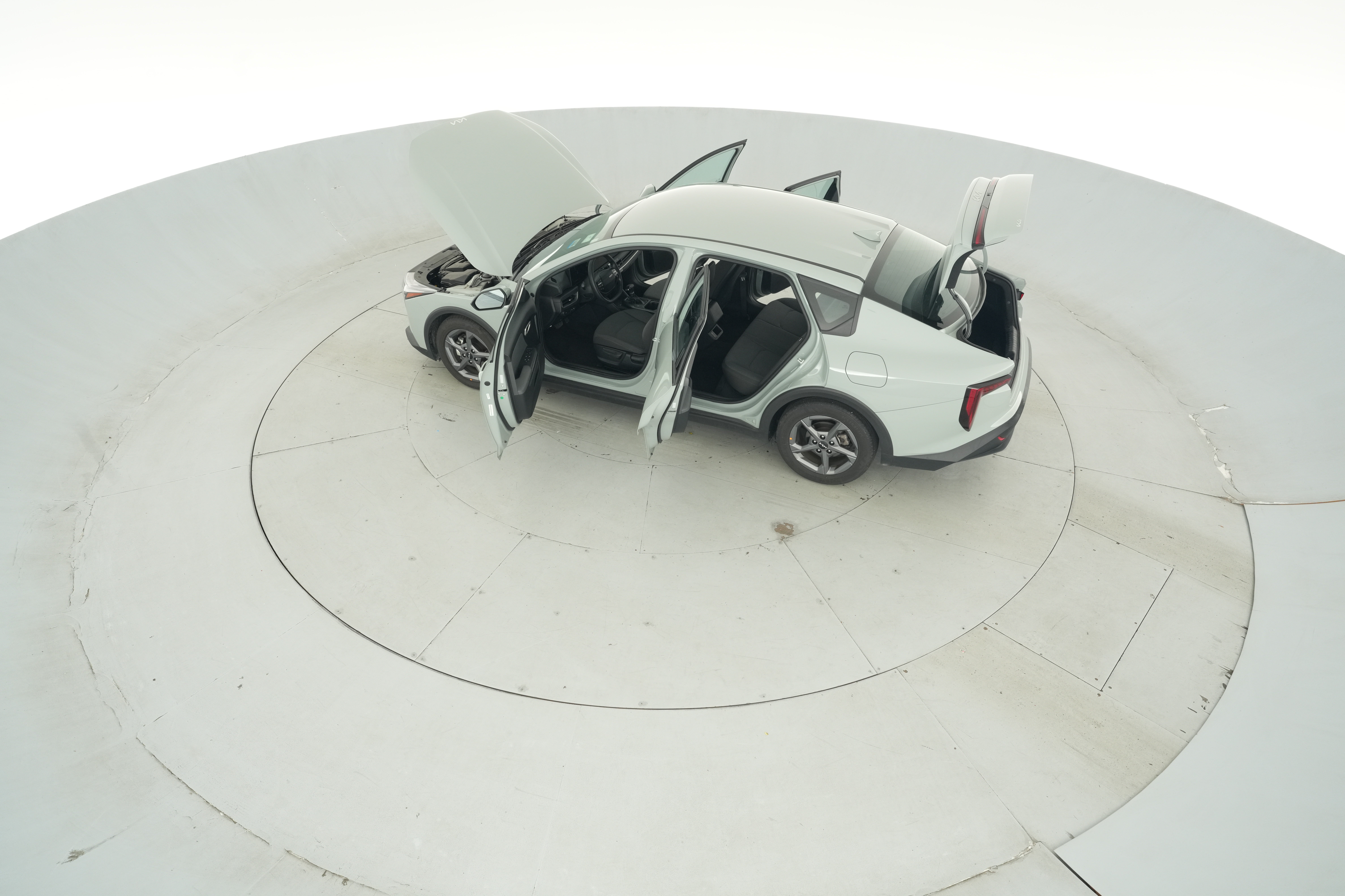 2025 Kia K4 LXS - Photo 42
