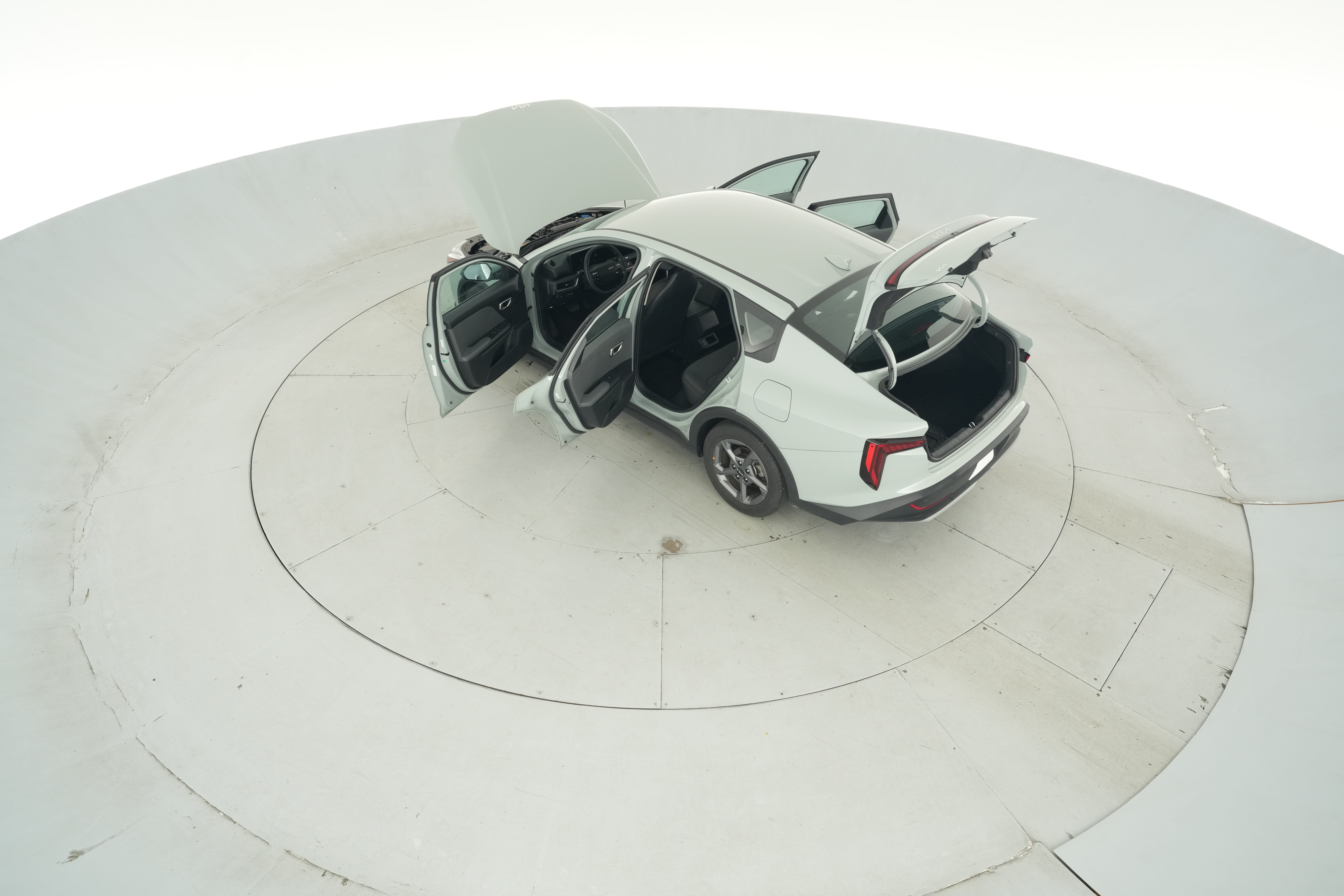 2025 Kia K4 LXS - Photo 43