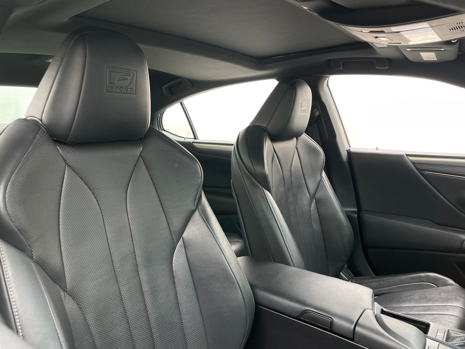 Thumbnail: 2019 Lexus ES - 2