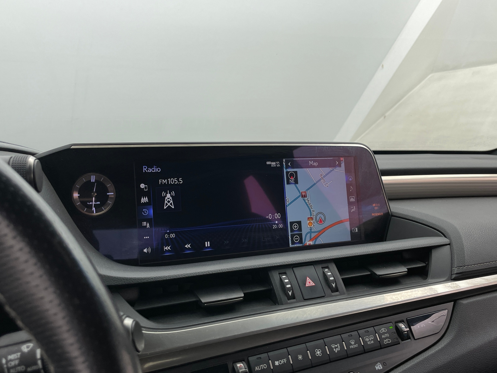 Thumbnail: 2019 Lexus ES - 4