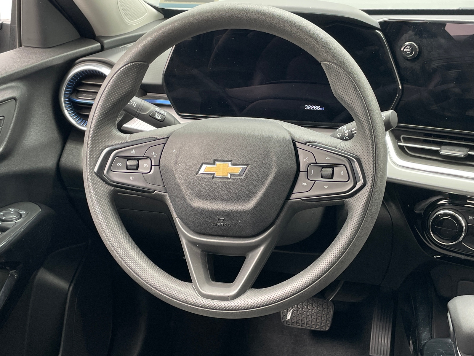 Thumbnail: 2025 Chevrolet Trax - 5