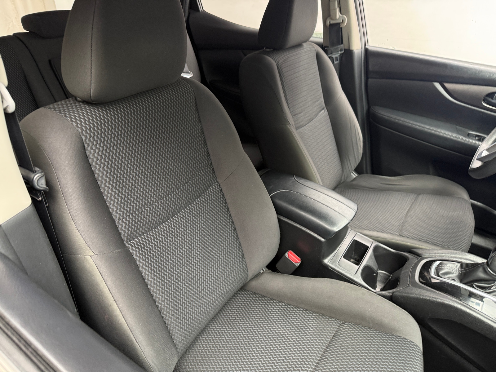 Thumbnail: 2017 Nissan Rogue Sport - 2