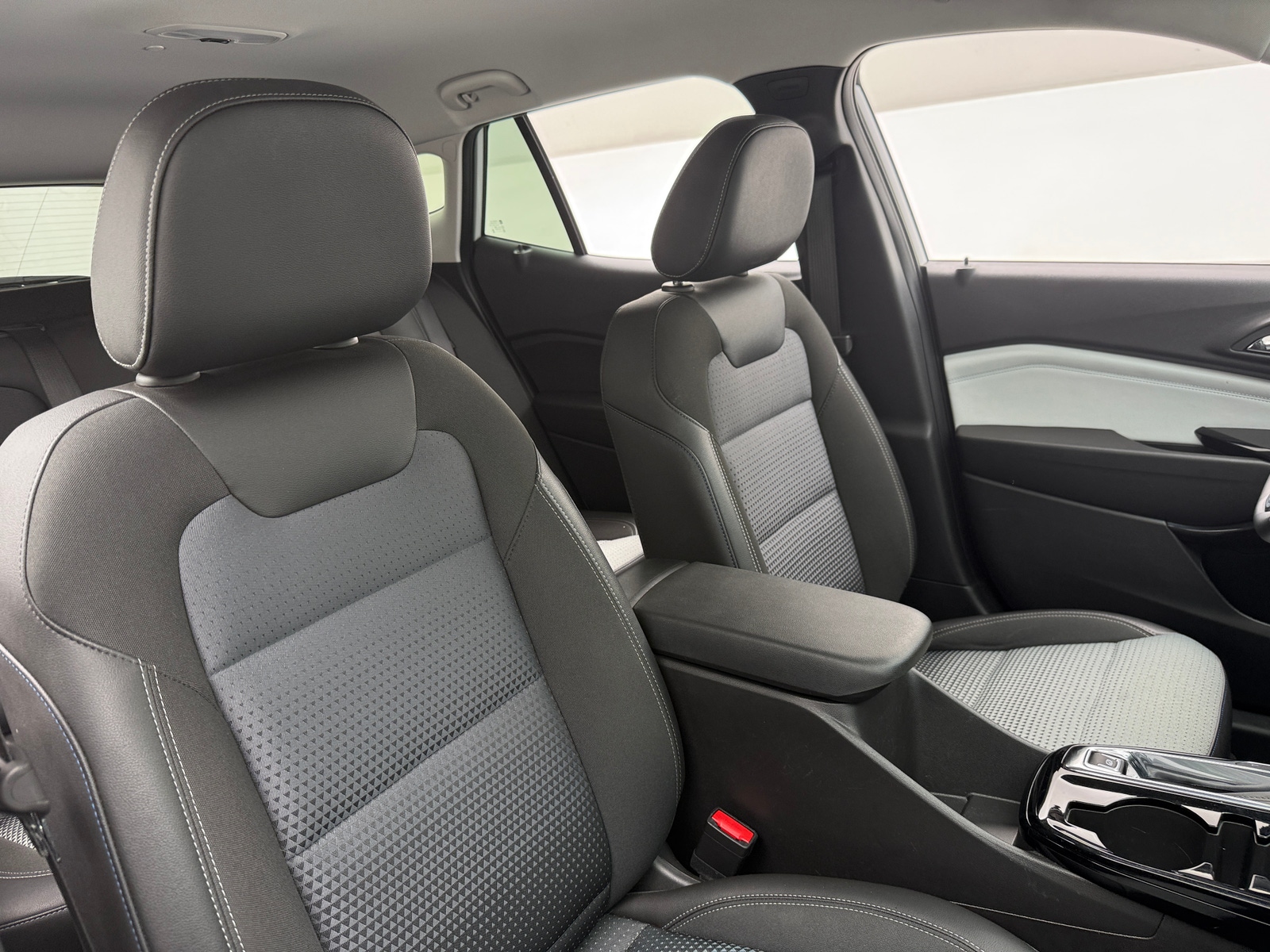 Thumbnail: 2025 Chevrolet Trax - 2