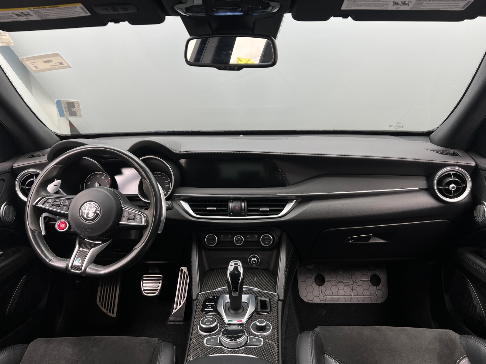 Thumbnail: 2022 Alfa Romeo Stelvio - 2