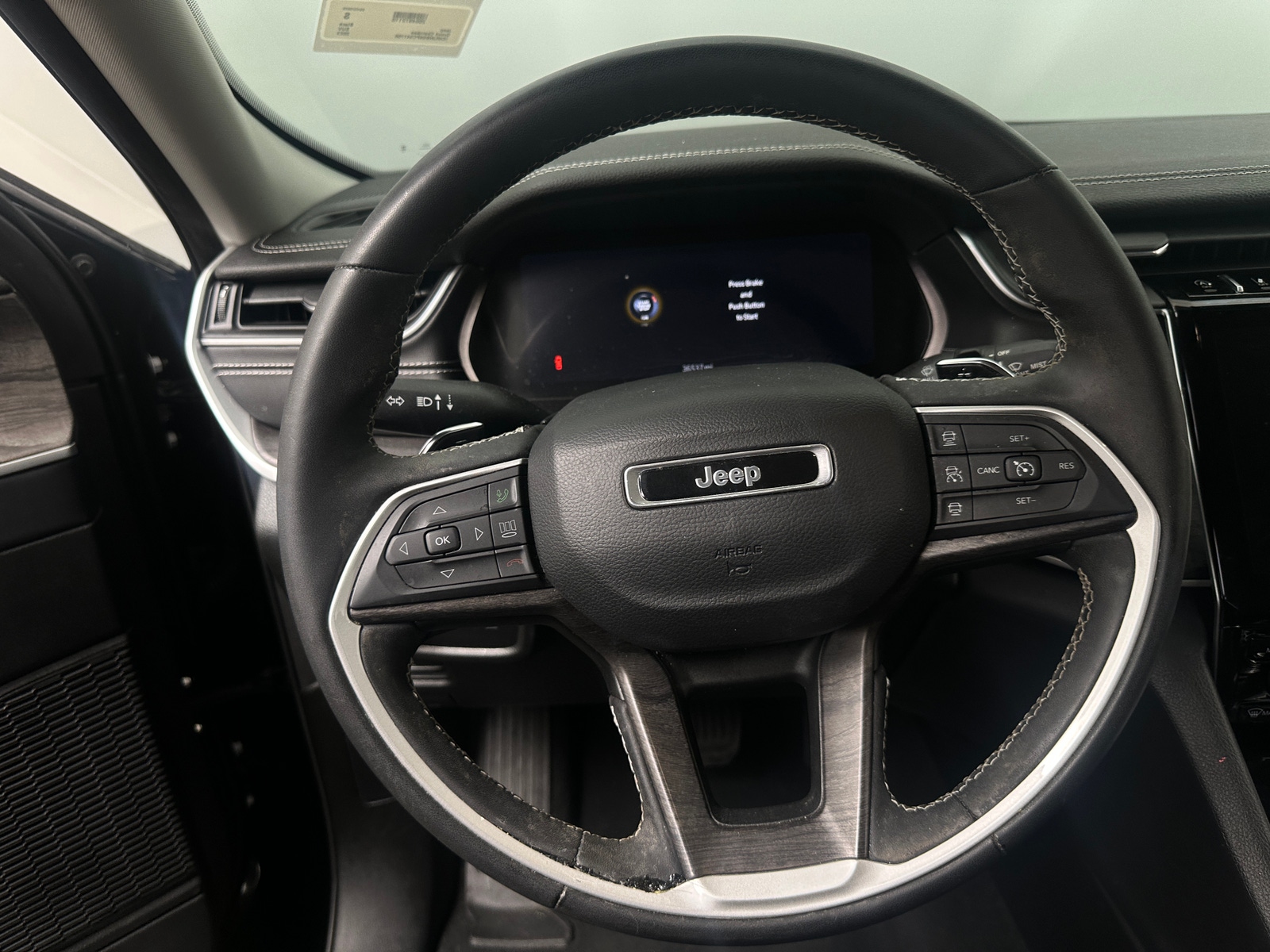 Thumbnail: 2023 Jeep Grand Cherokee - 4