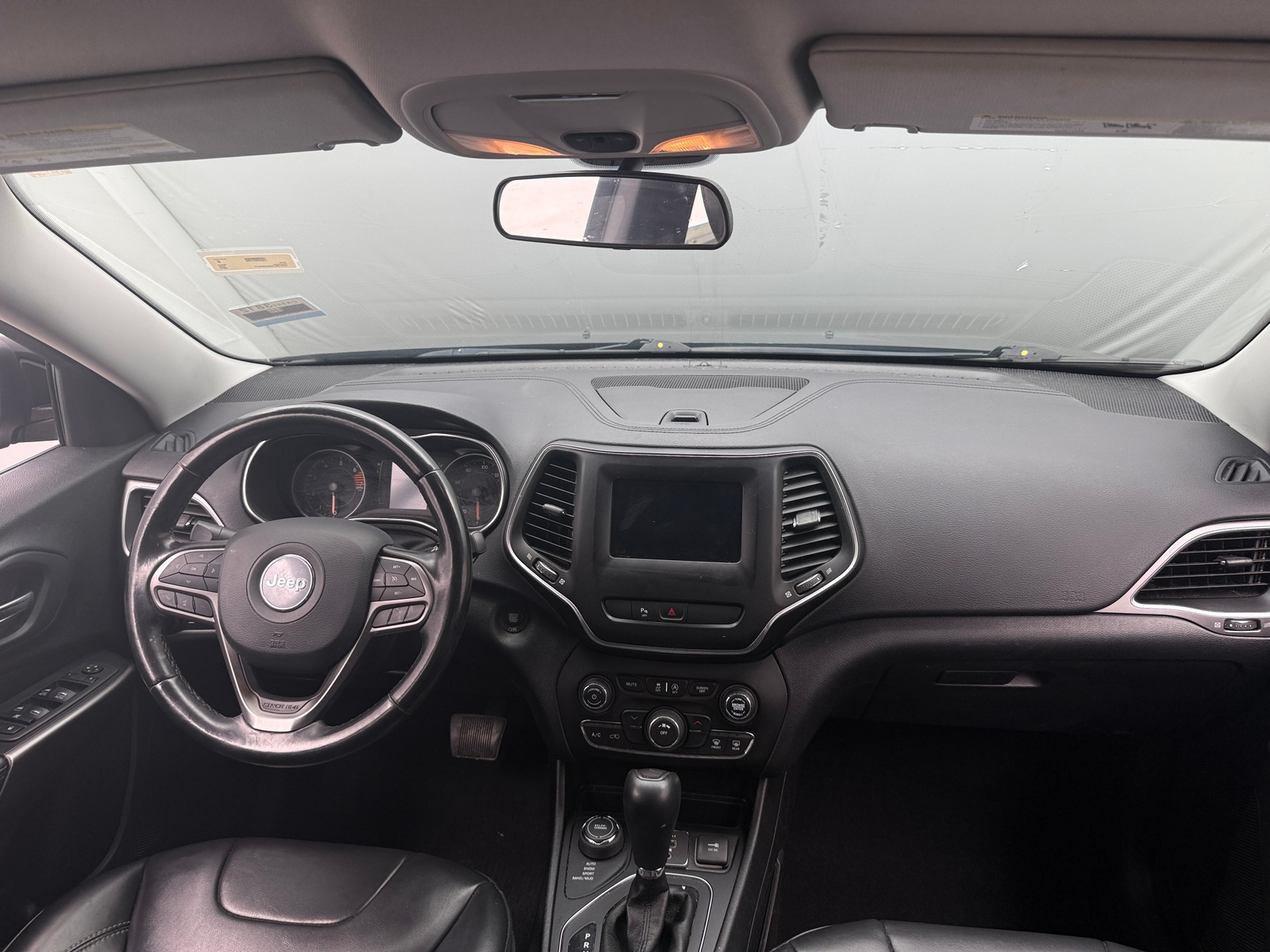 Thumbnail: 2019 Jeep Cherokee - 3