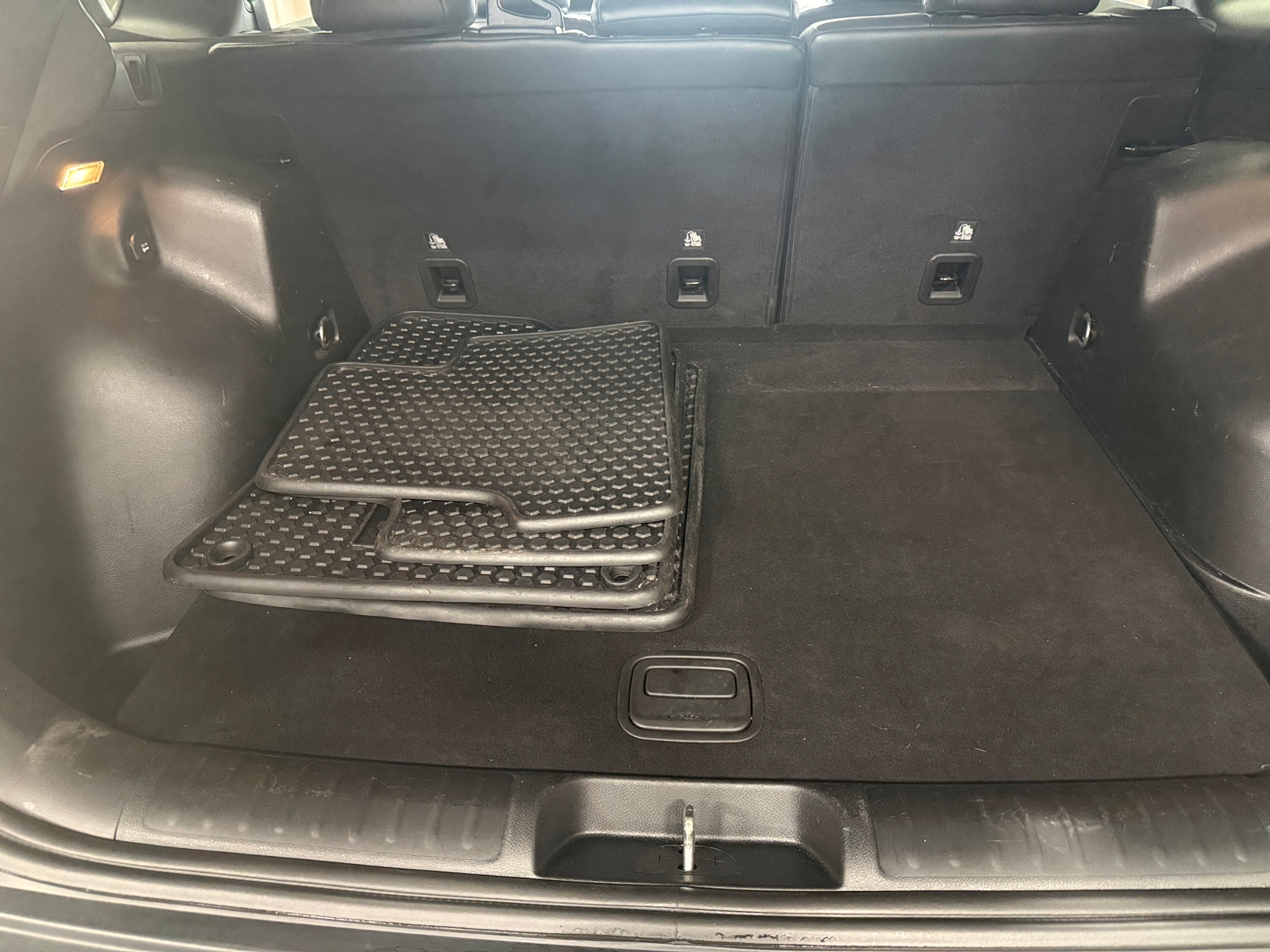 Thumbnail: 2019 Jeep Cherokee - 7