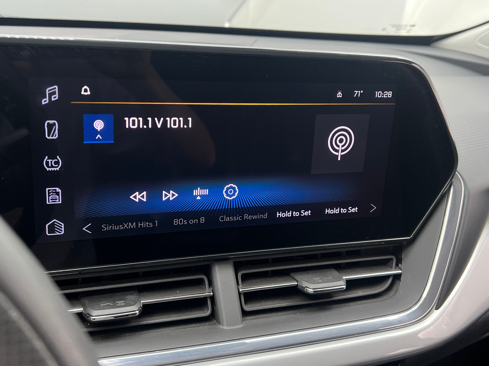 Thumbnail: 2025 Chevrolet Trax - 4