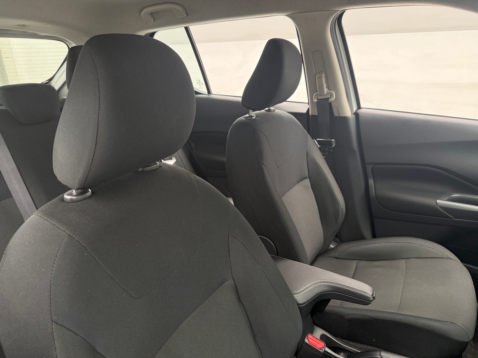 Thumbnail: 2025 Nissan Kicks - 2