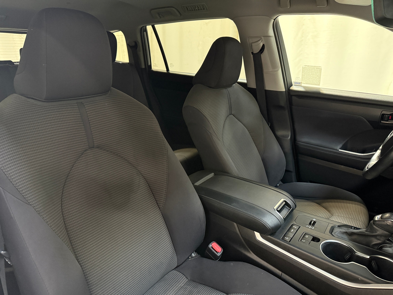 Thumbnail: 2022 Toyota Highlander - 2