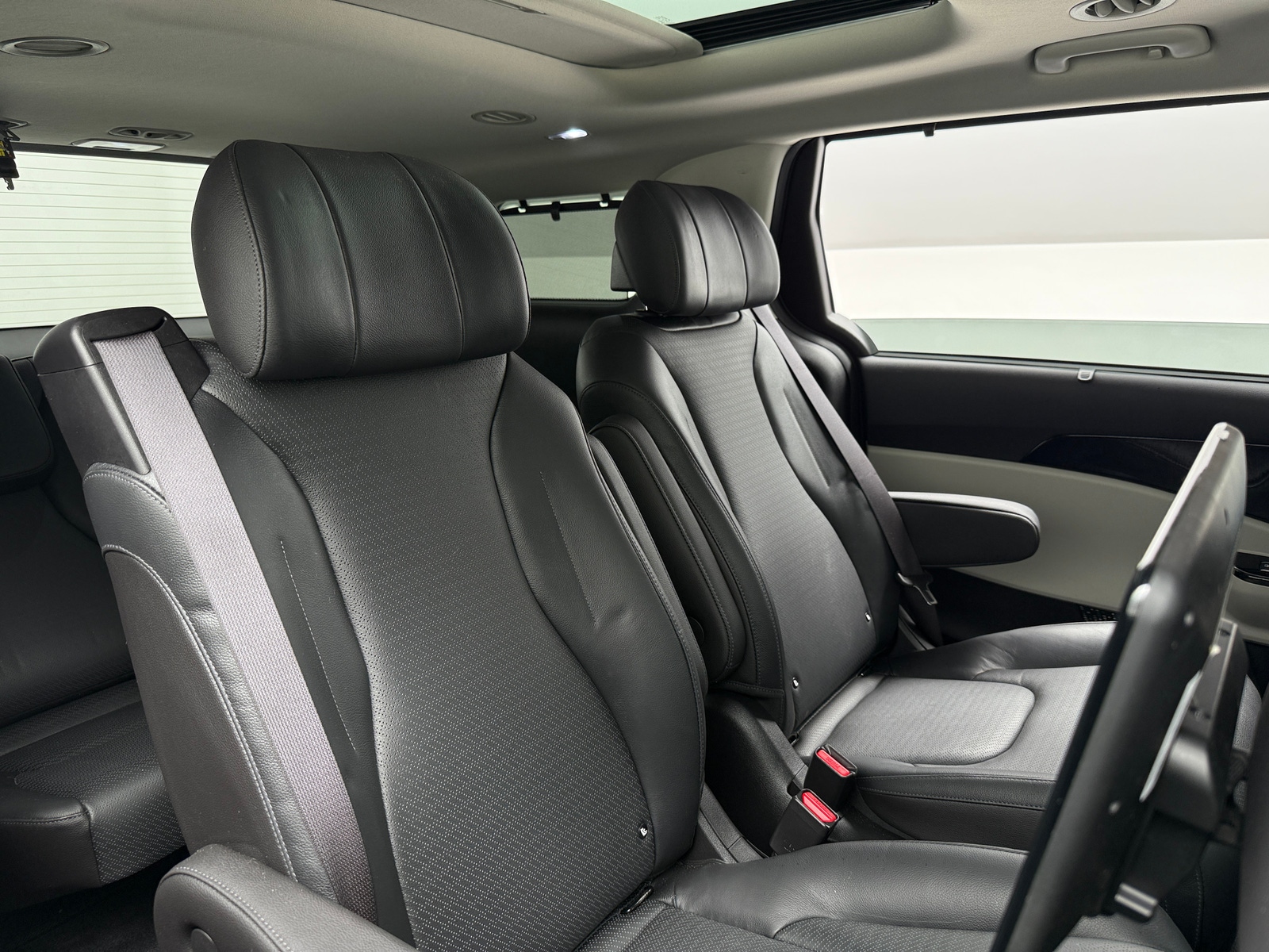 Thumbnail: 2022 Kia Carnival - 5