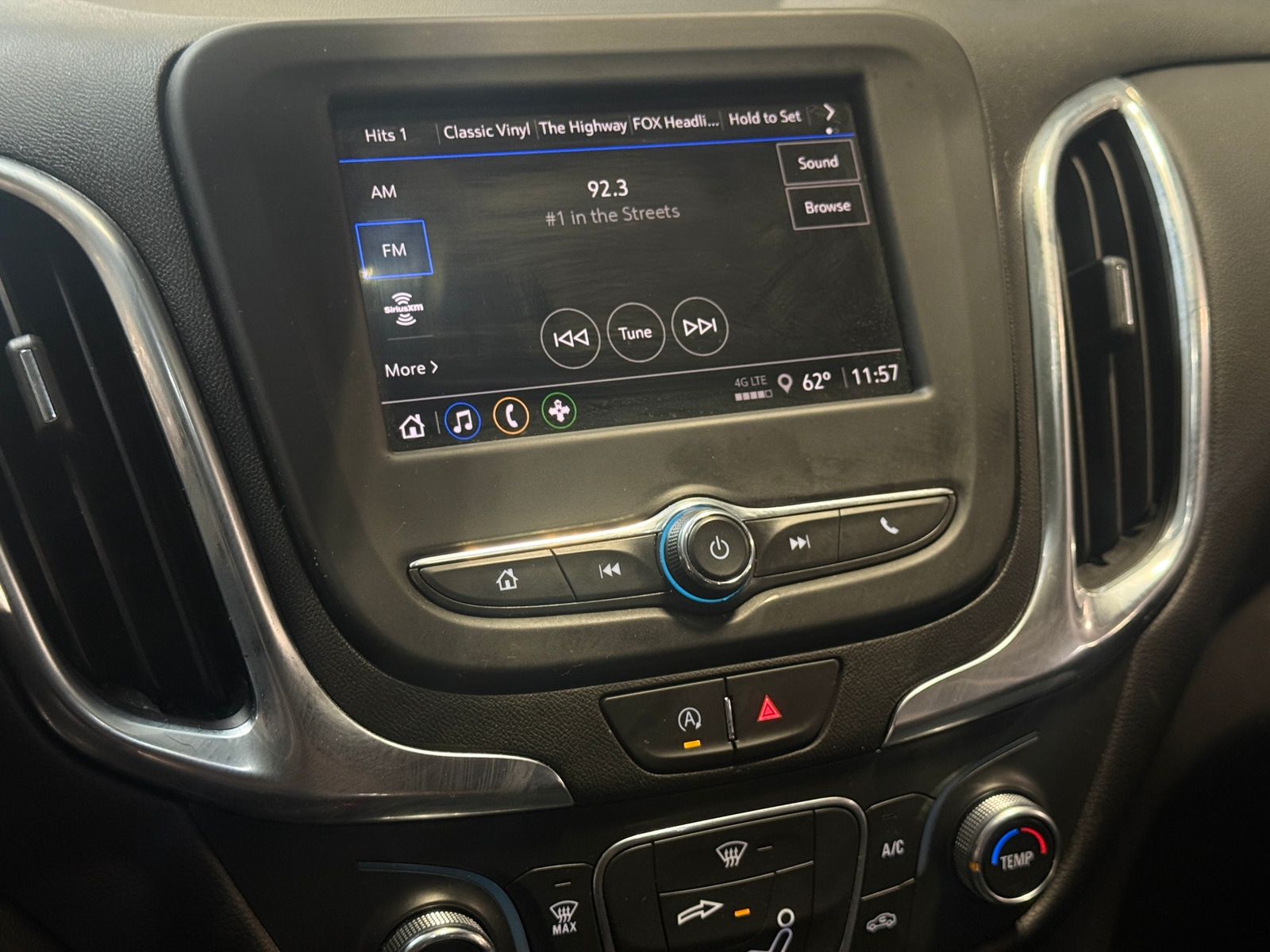 Thumbnail: 2022 Chevrolet Equinox - 4