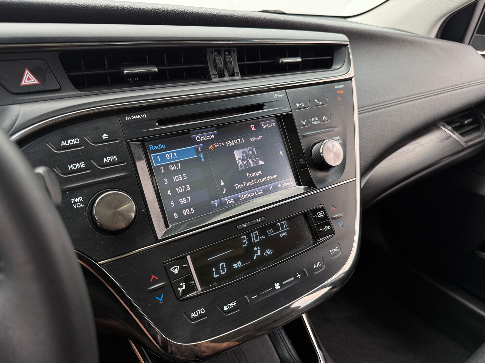Thumbnail: 2016 Toyota Avalon - 3