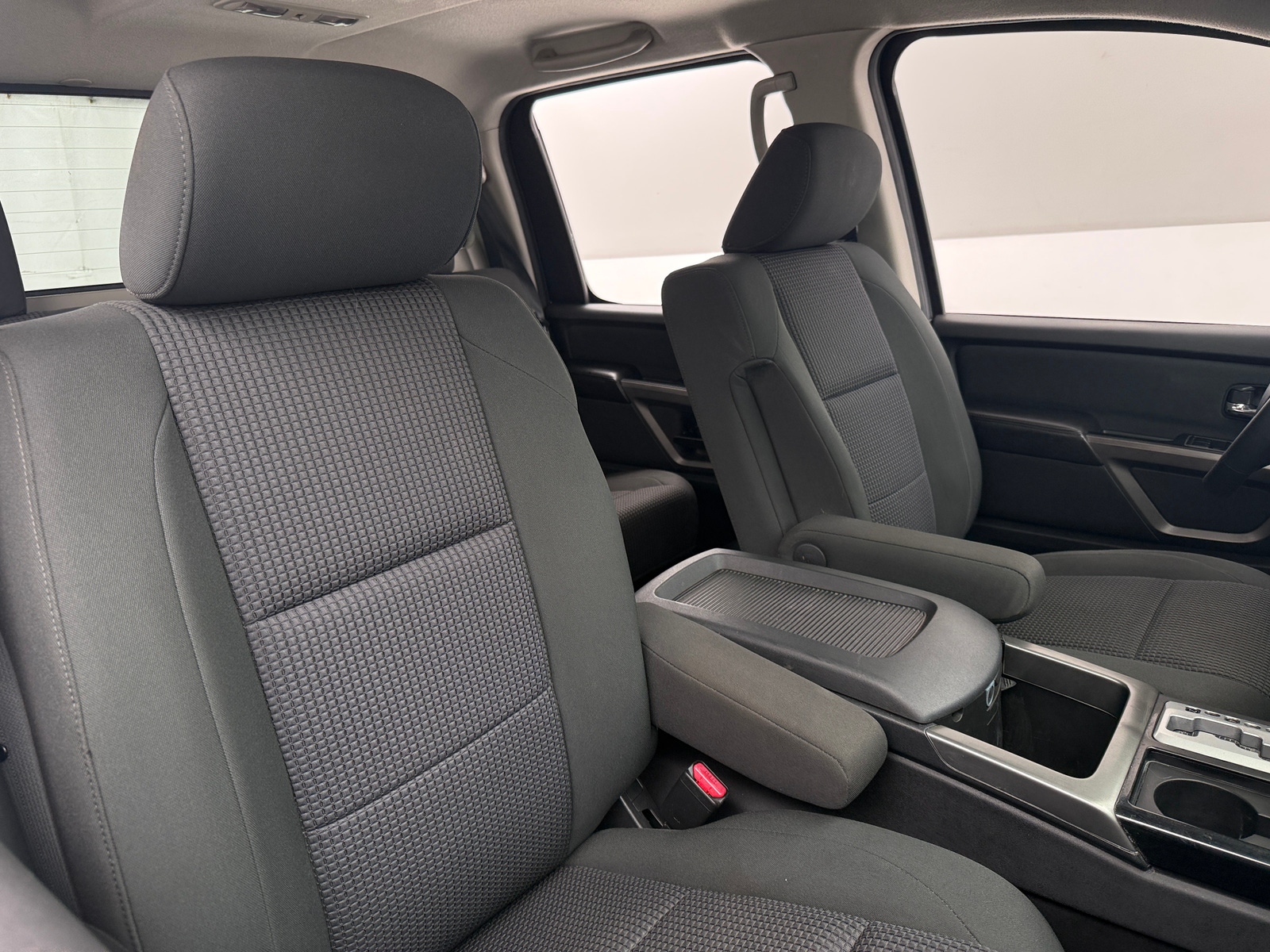 Thumbnail: 2015 Nissan Titan - 2