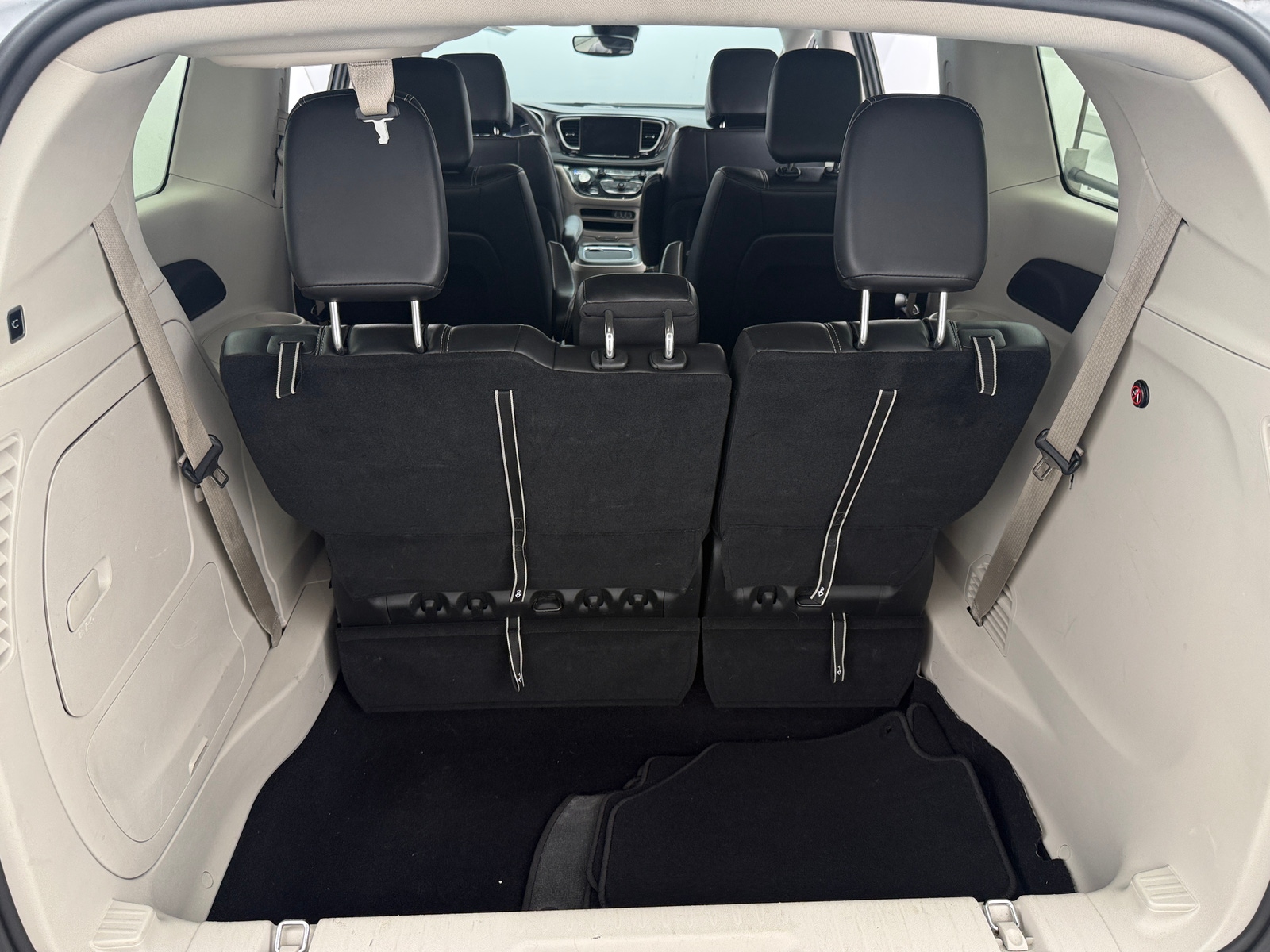 Thumbnail: 2024 Chrysler Pacifica - 6