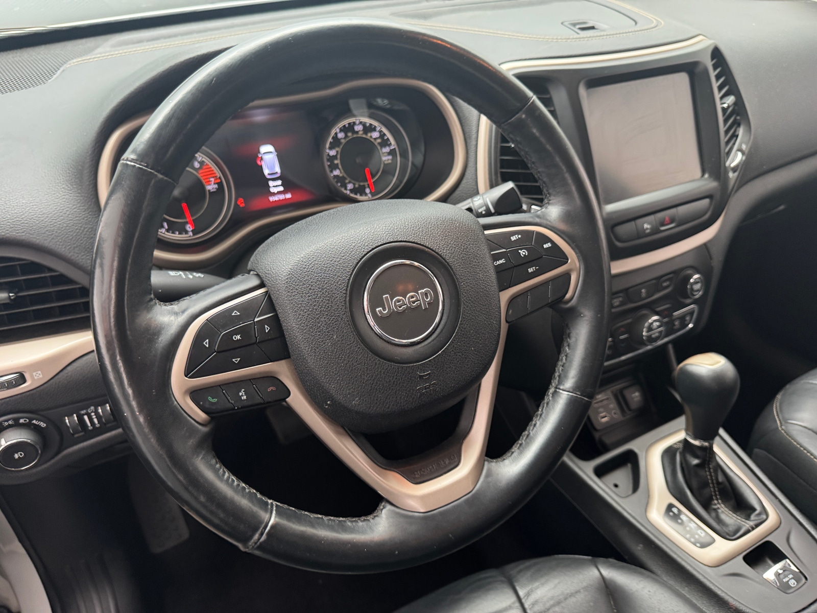 Thumbnail: 2018 Jeep Cherokee - 4