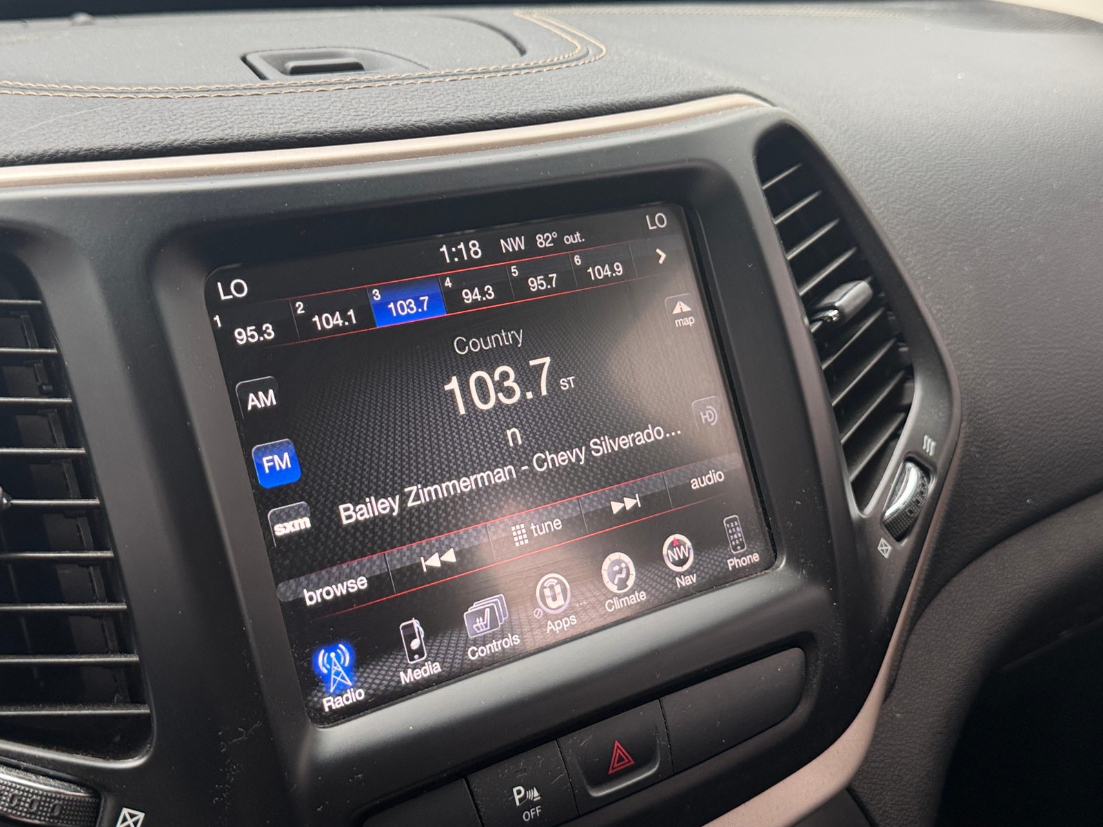 Thumbnail: 2018 Jeep Cherokee - 3