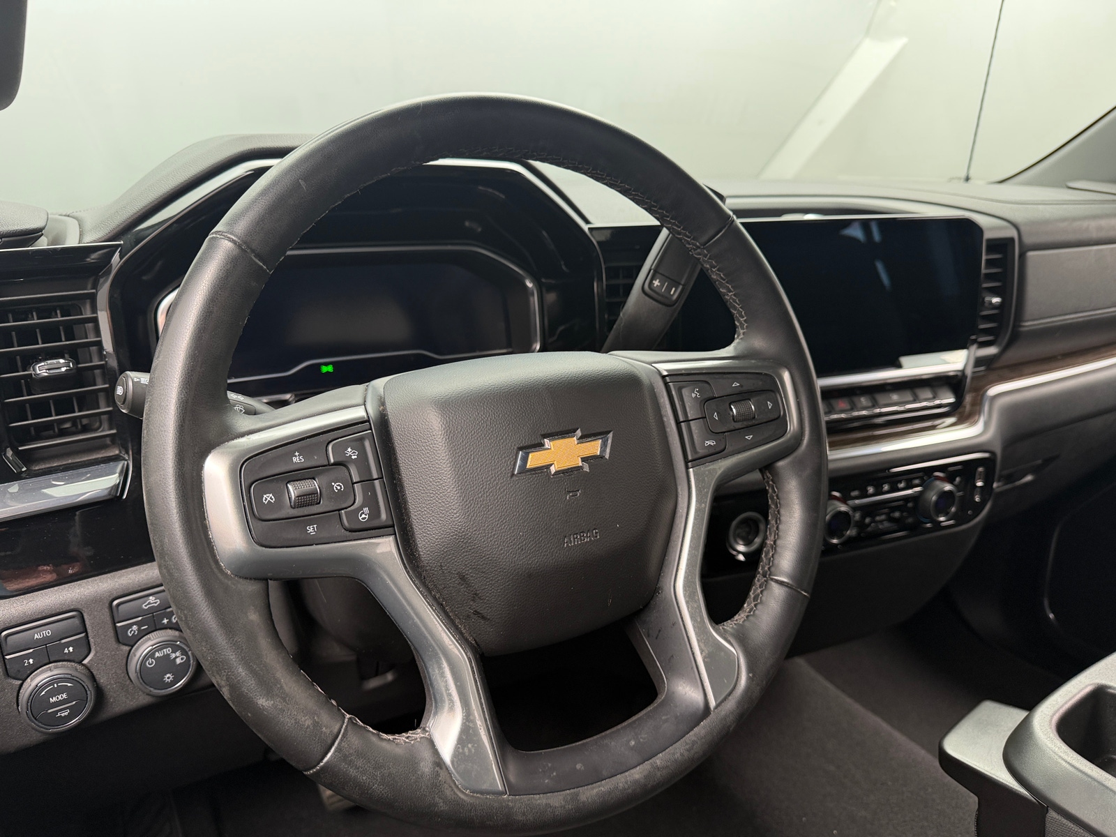 Thumbnail: 2023 Chevrolet Silverado 1500 - 5